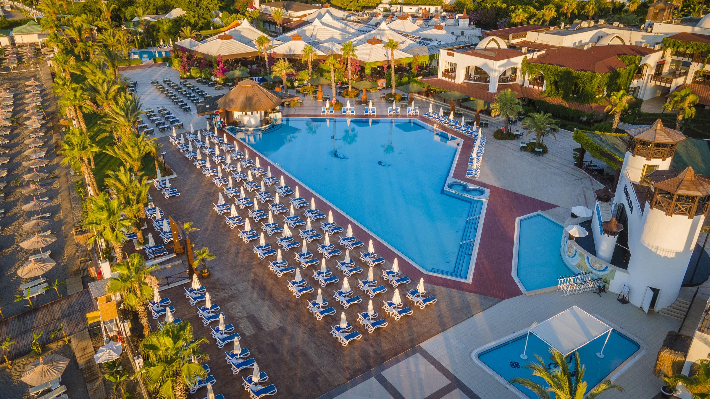 Emelda Sun Club1