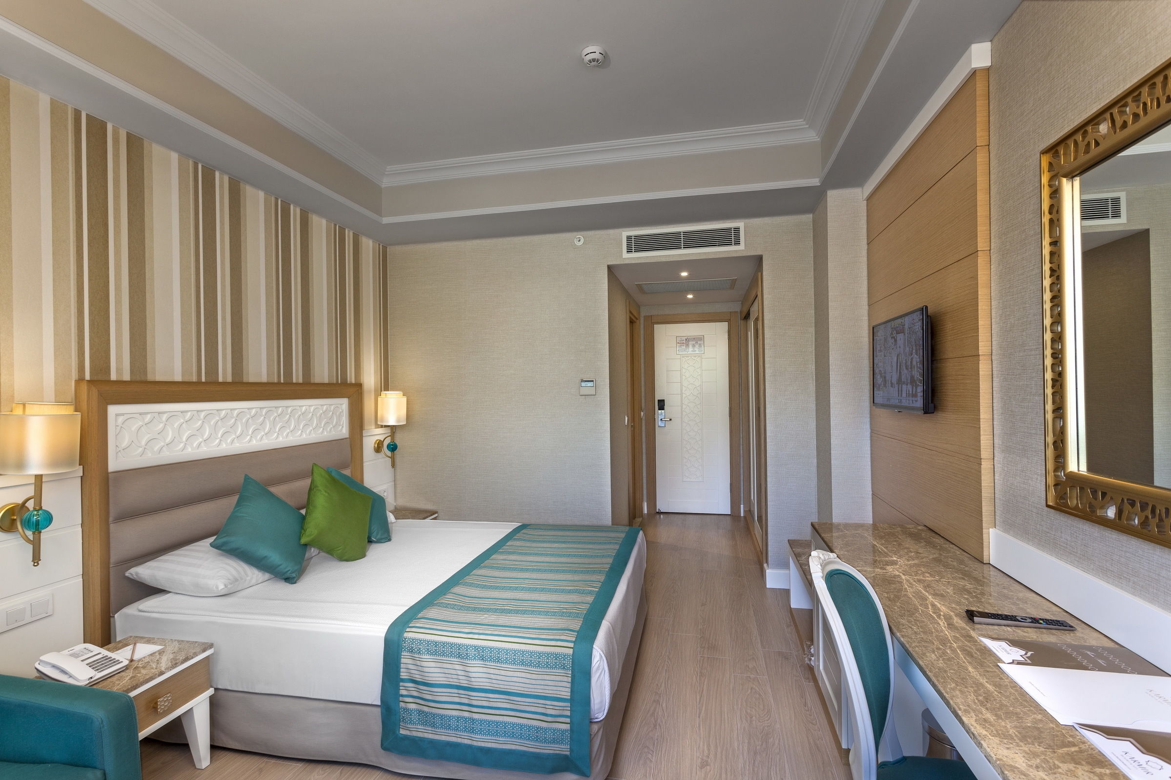 Karmir Resort5