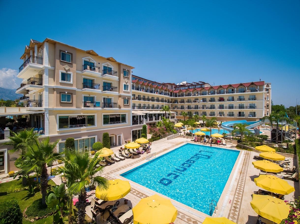 Loceanica Beach Resort Hotel1