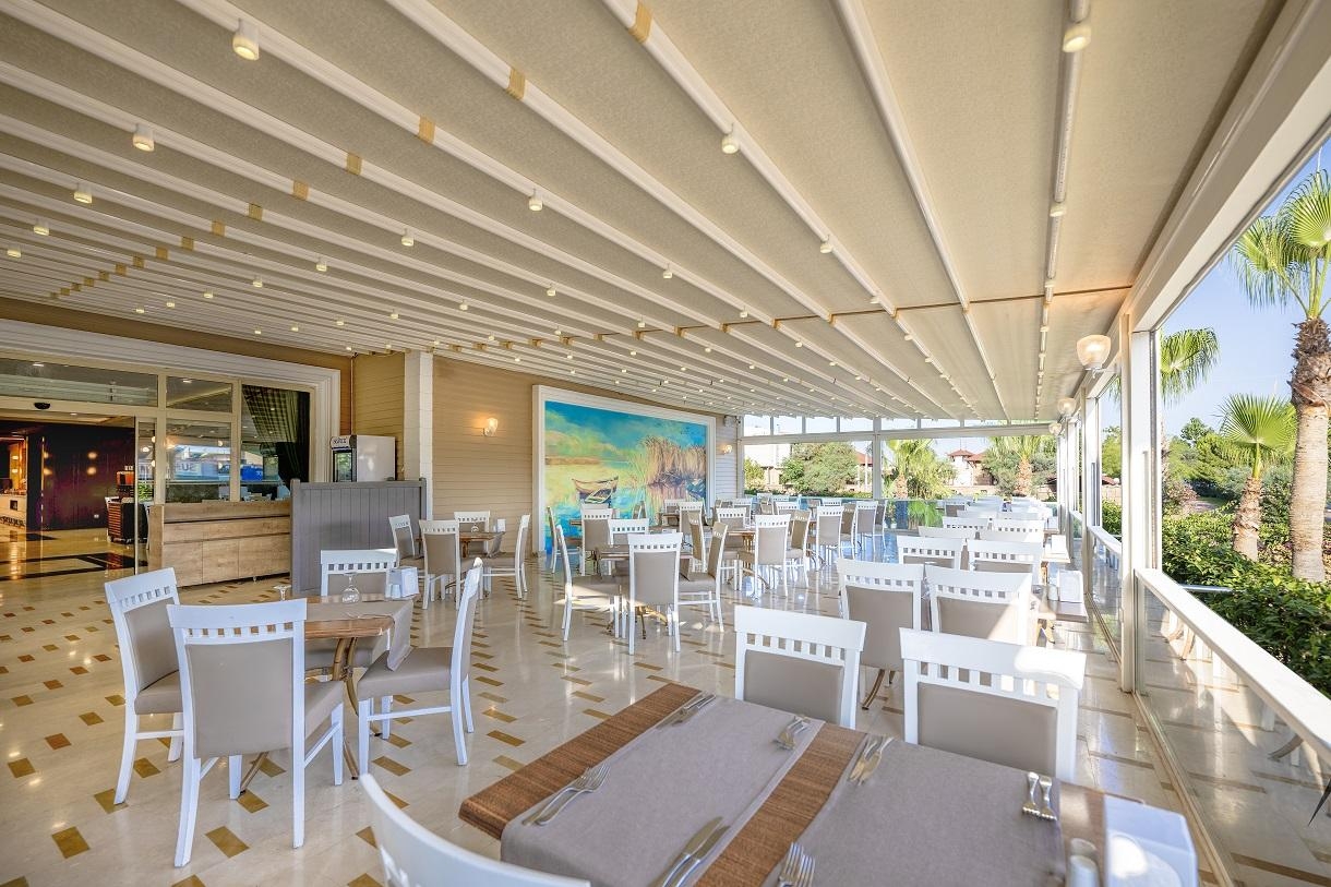 Loceanica Beach Resort Hotel9
