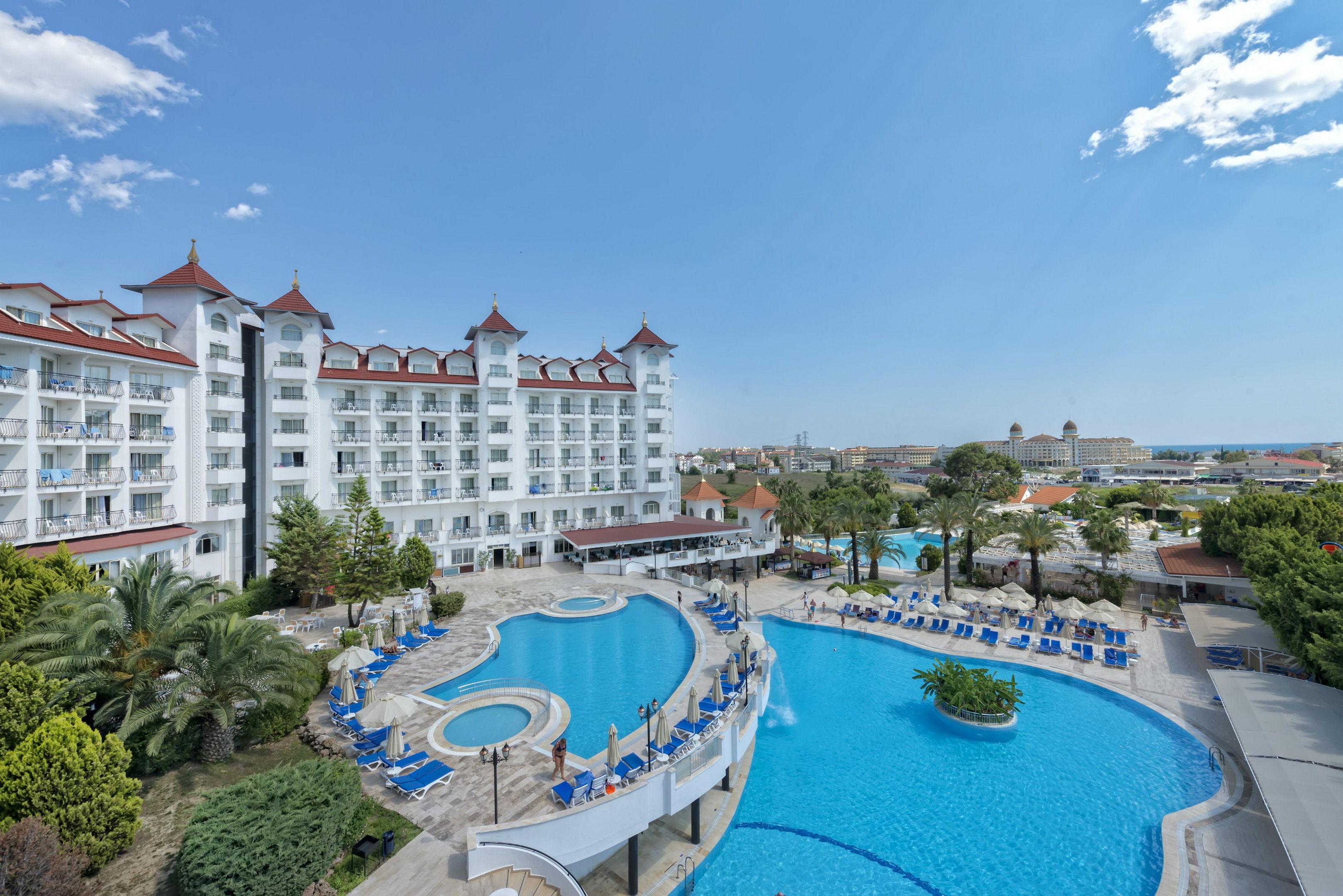 Serenis Hotel1