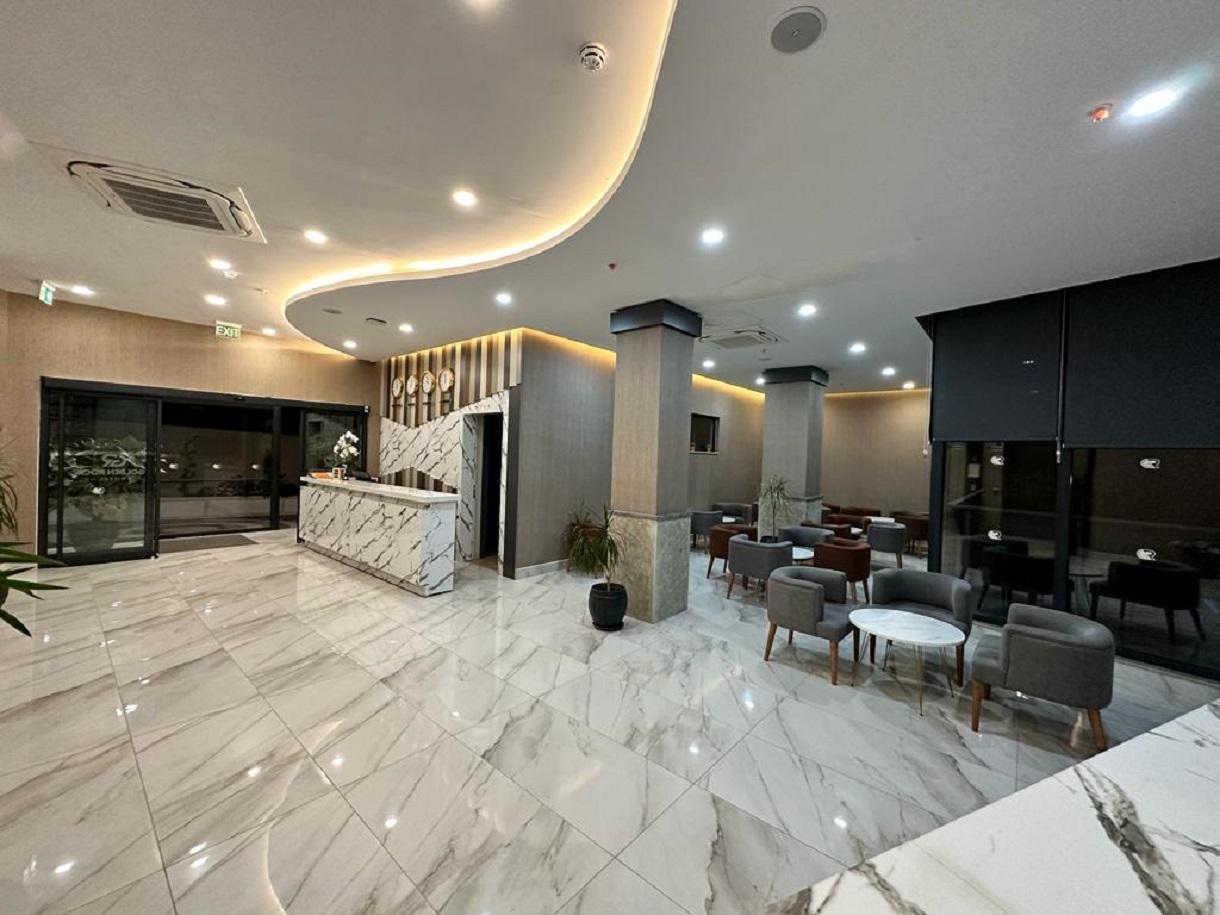 Side Golden Rock Hotel2