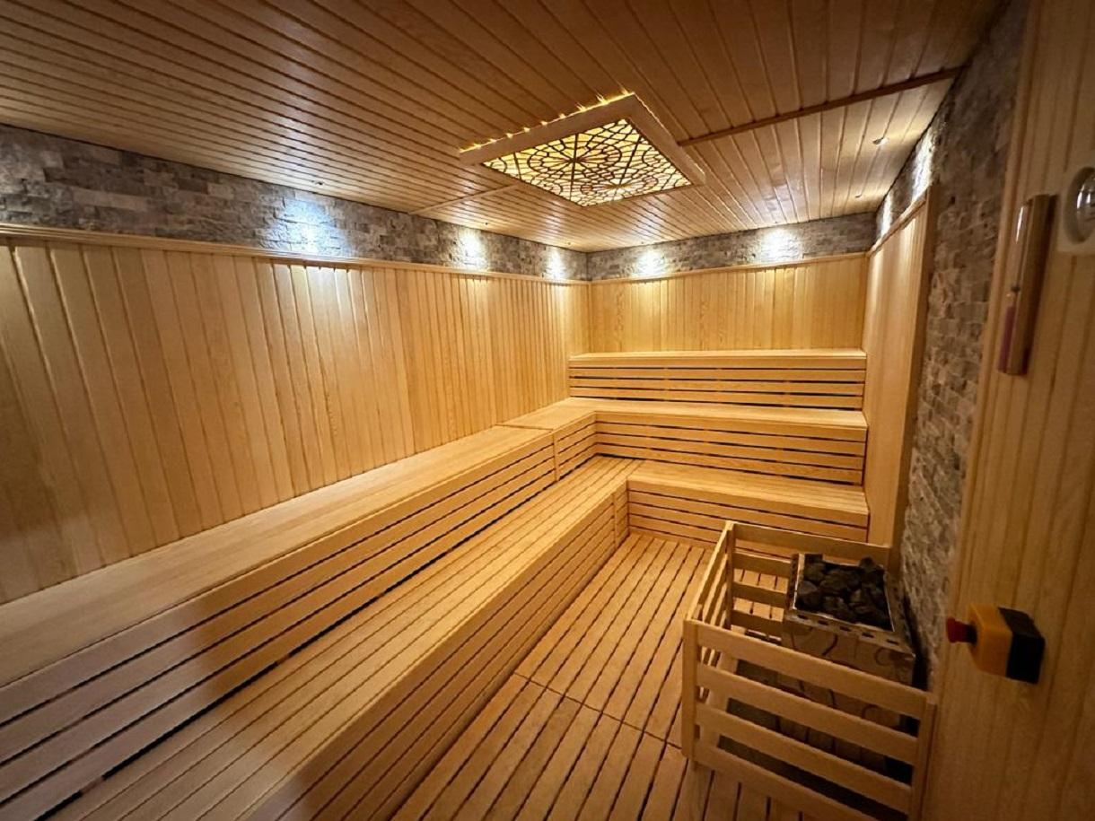 Side Golden Rock Hotel10