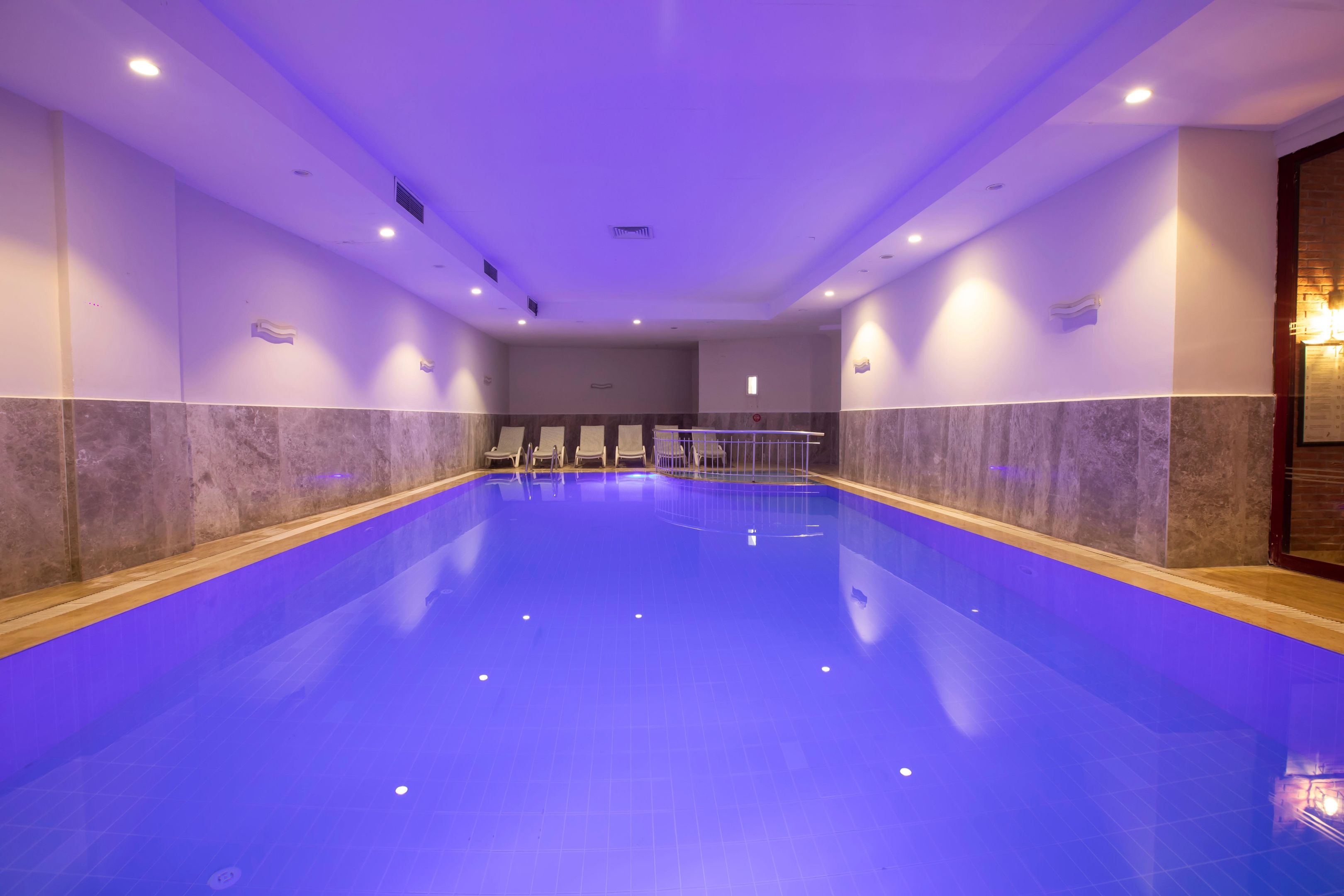 Club Falcon Hotel21