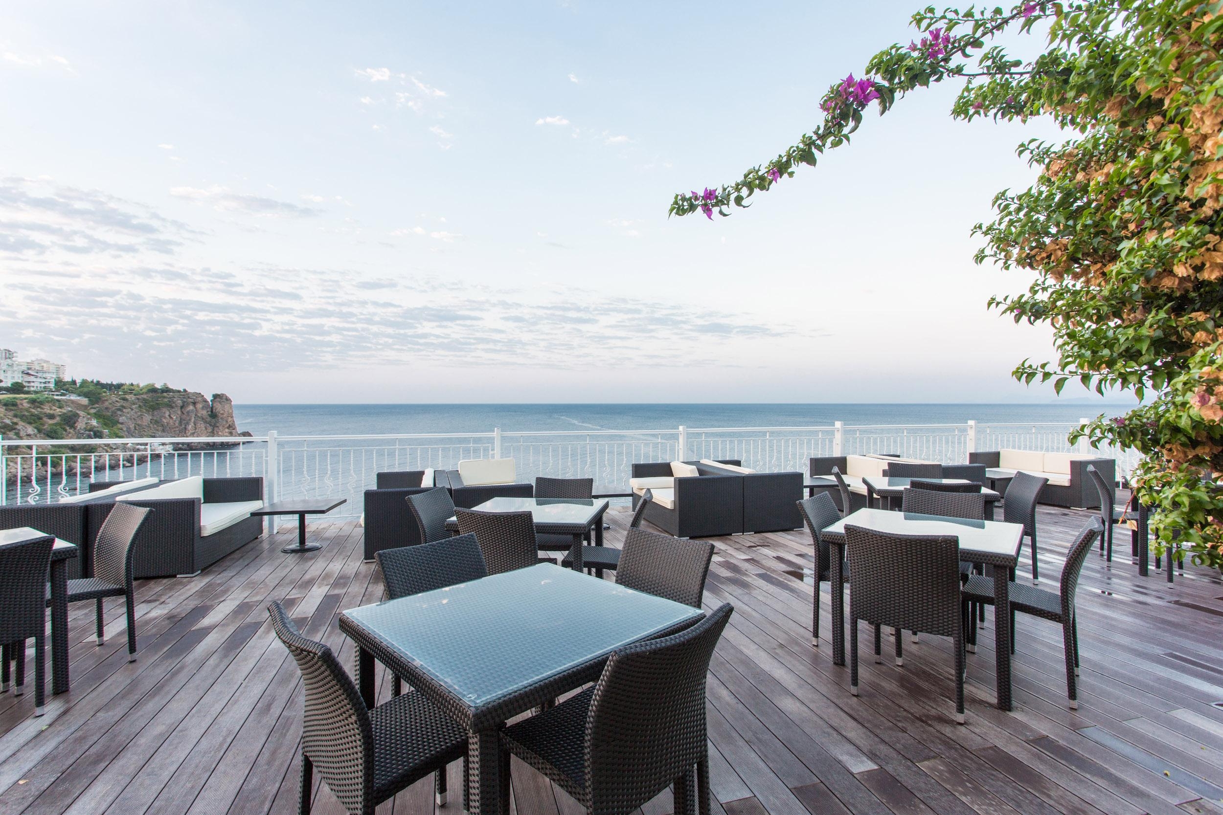 Club Falcon Hotel10