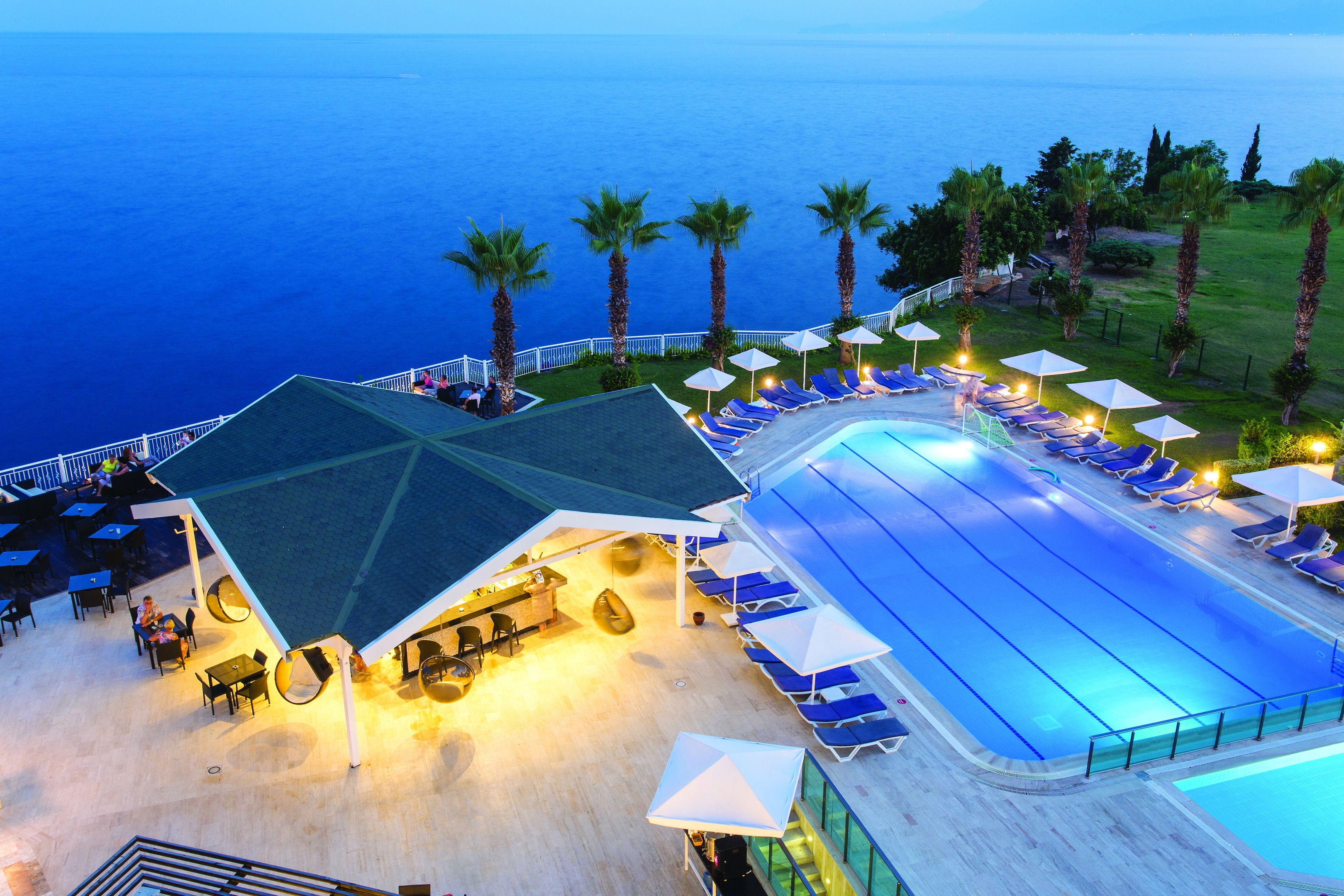 Club Falcon Hotel2