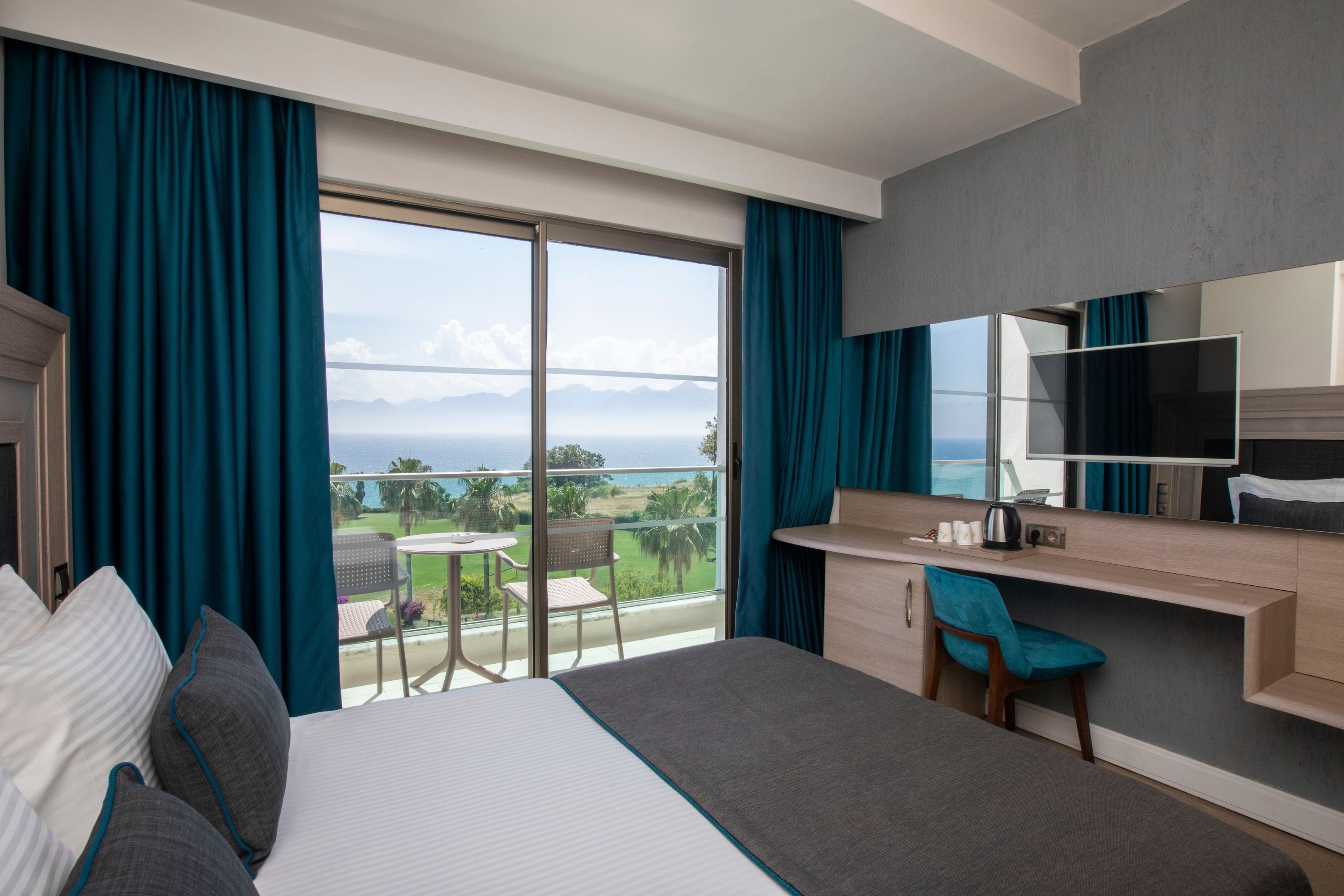 Club Falcon Hotel35