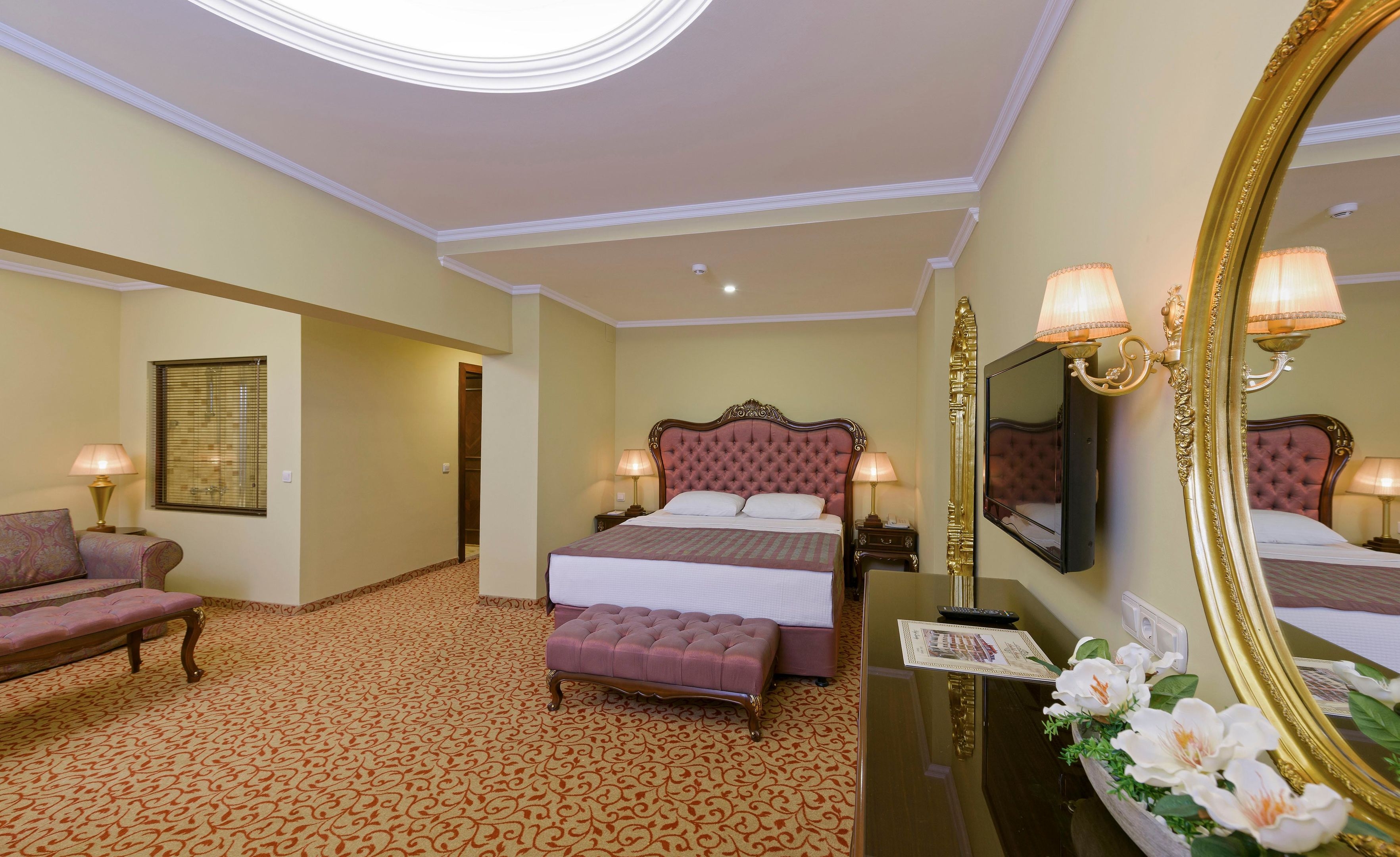 Antique Roman Palace87