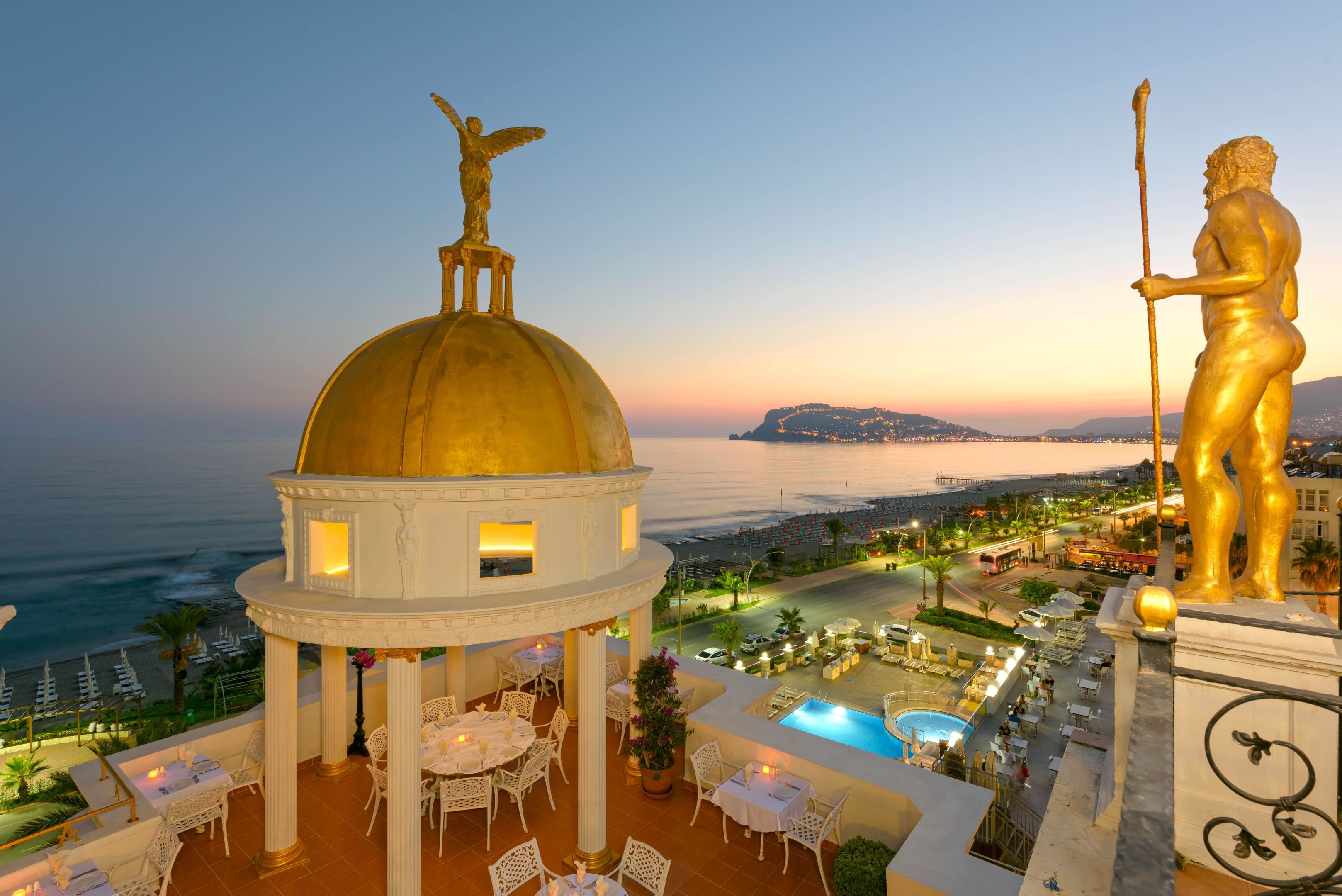 Antique Roman Palace27