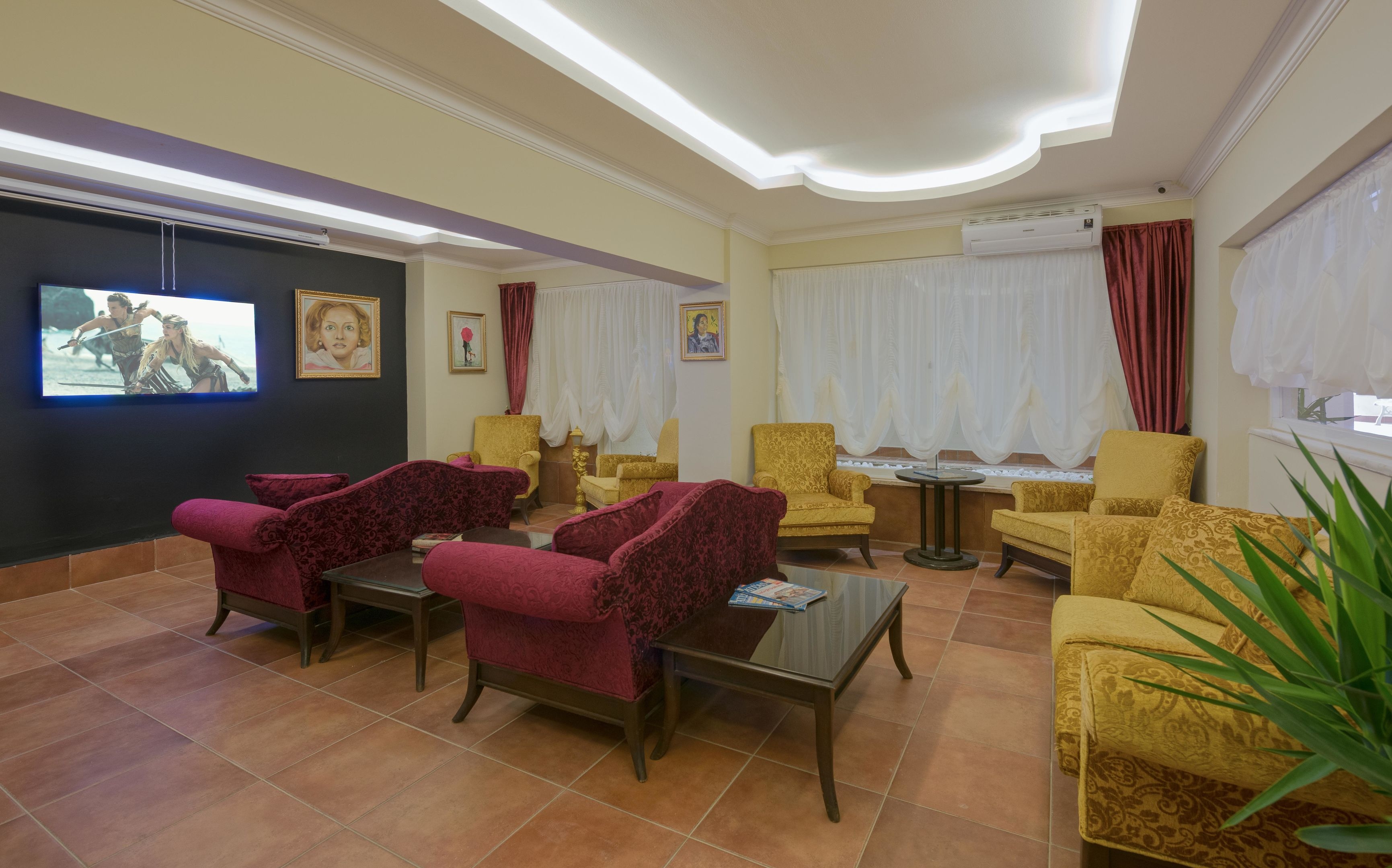 Antique Roman Palace104