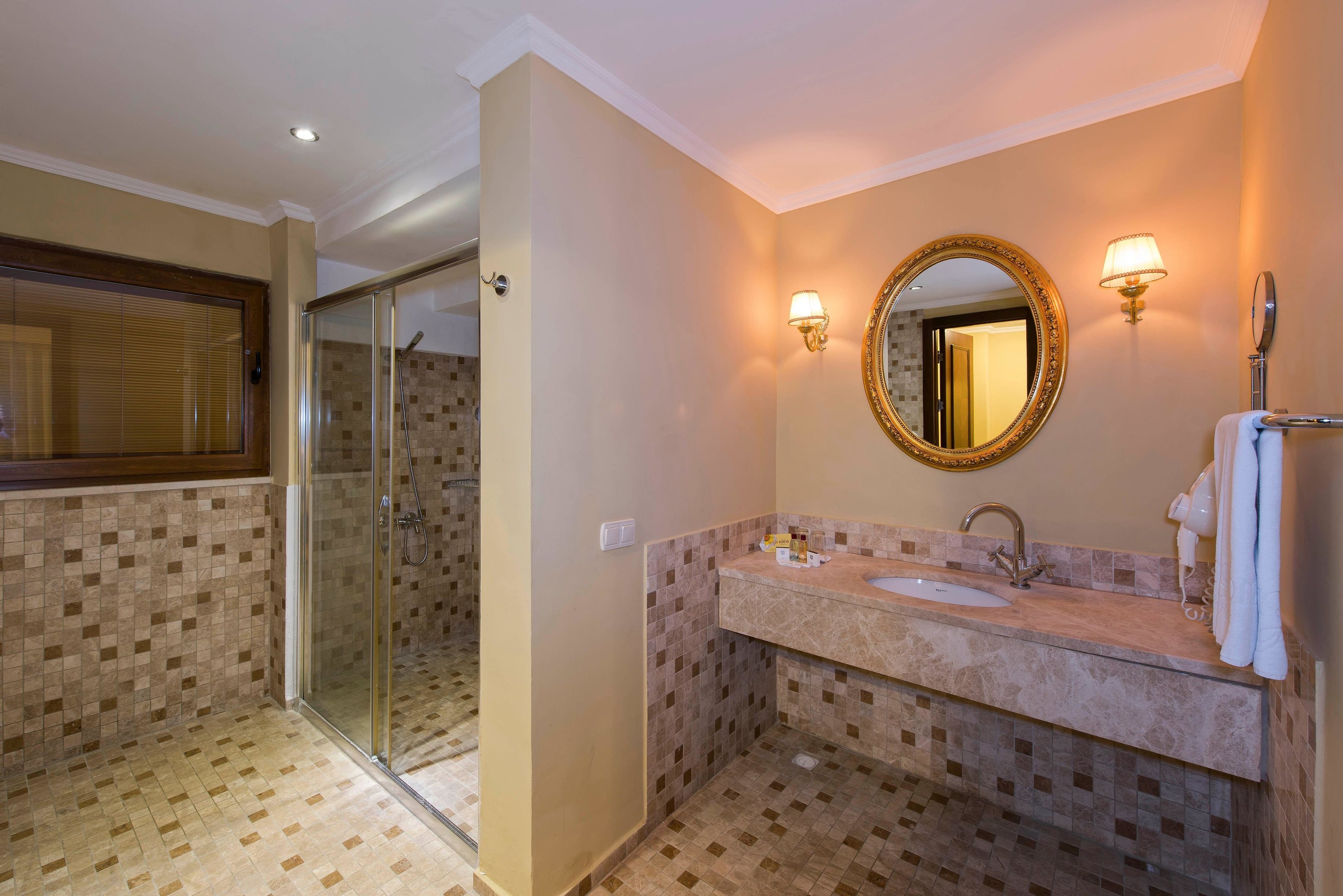 Antique Roman Palace80