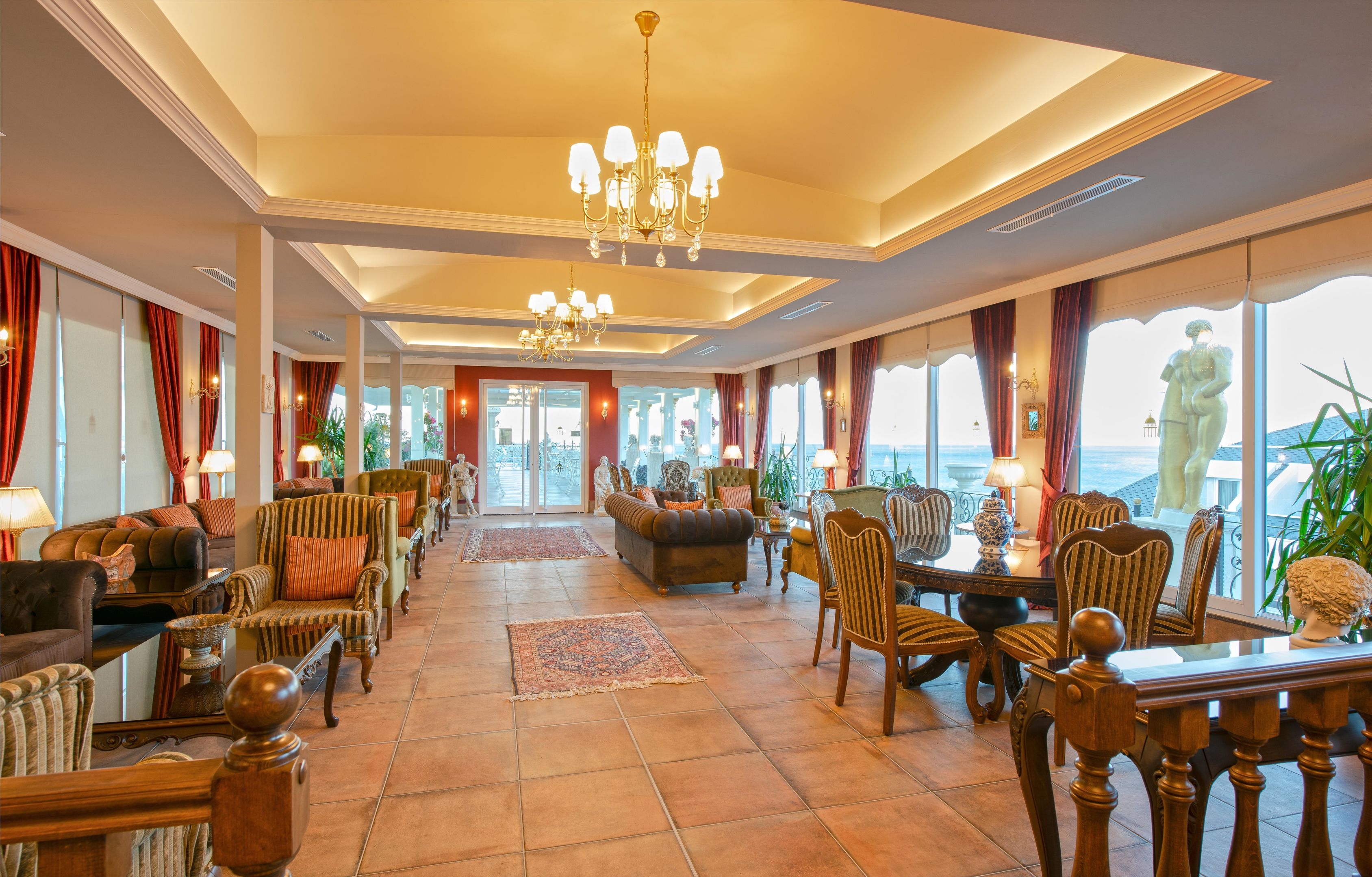 Antique Roman Palace11