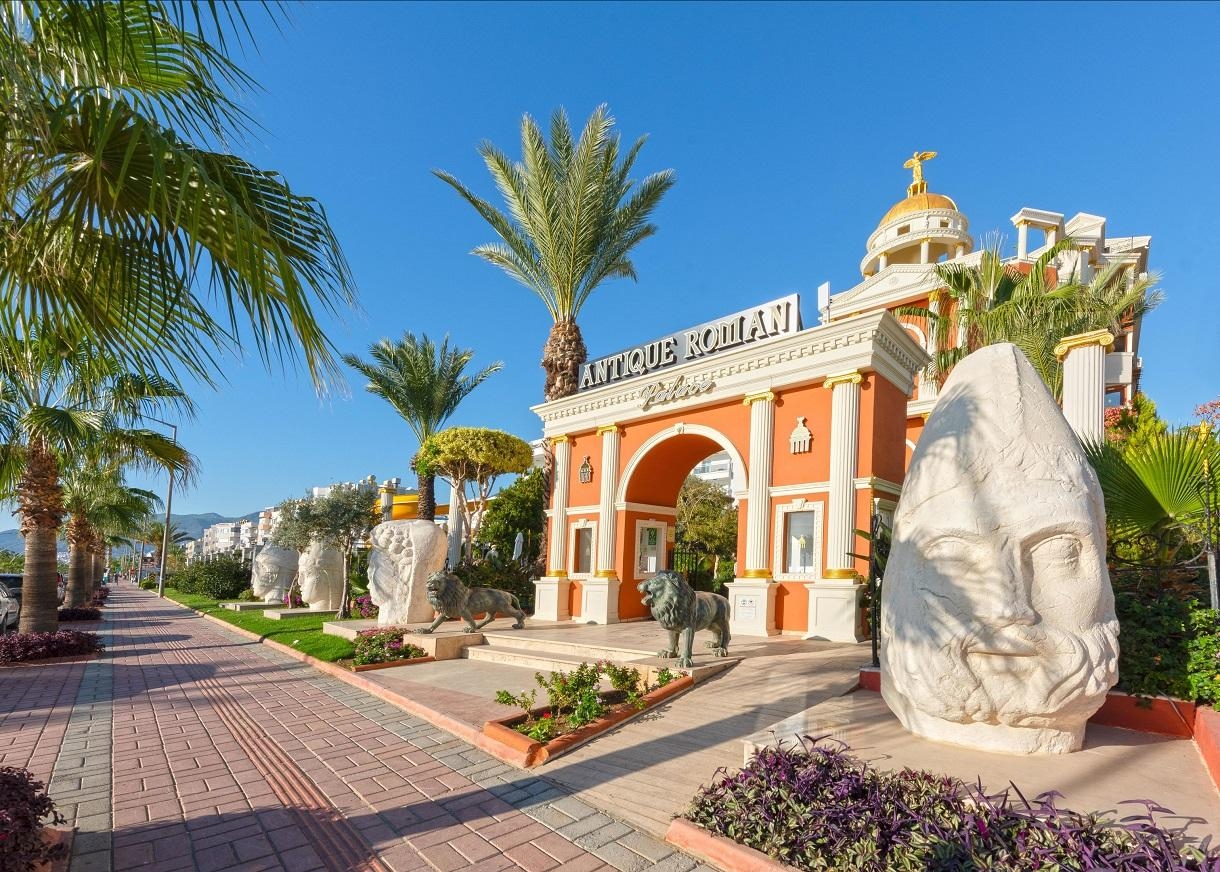 Antique Roman Palace3