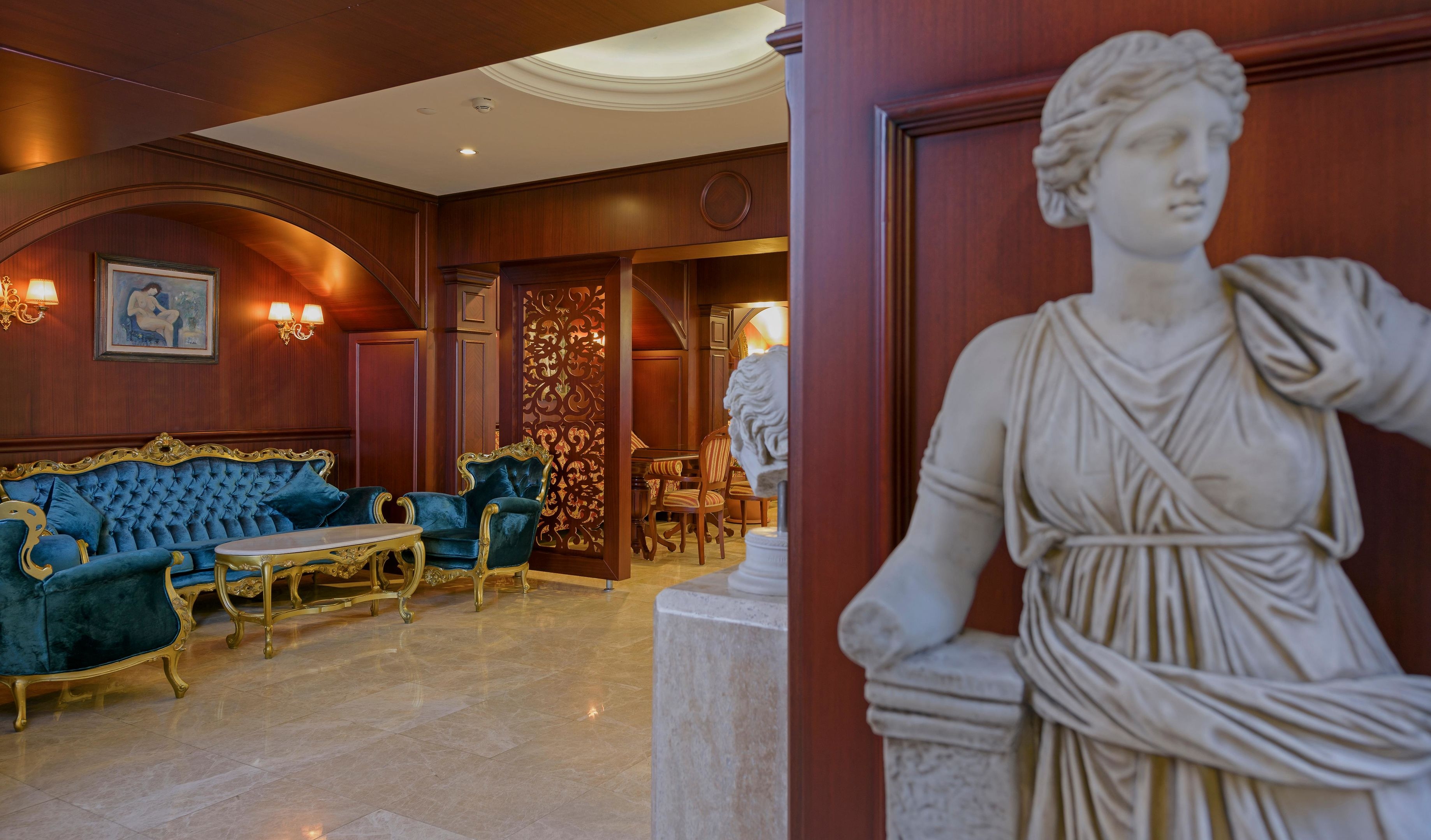 Antique Roman Palace38