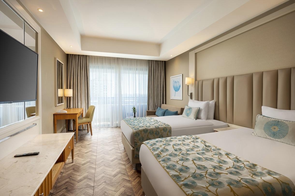 Titanic Deluxe Lara6