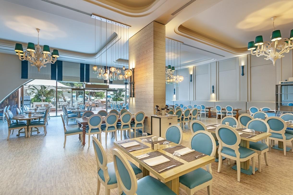 Titanic Deluxe Lara7