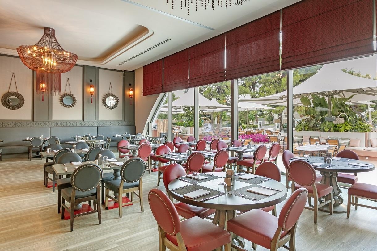 Titanic Deluxe Lara8