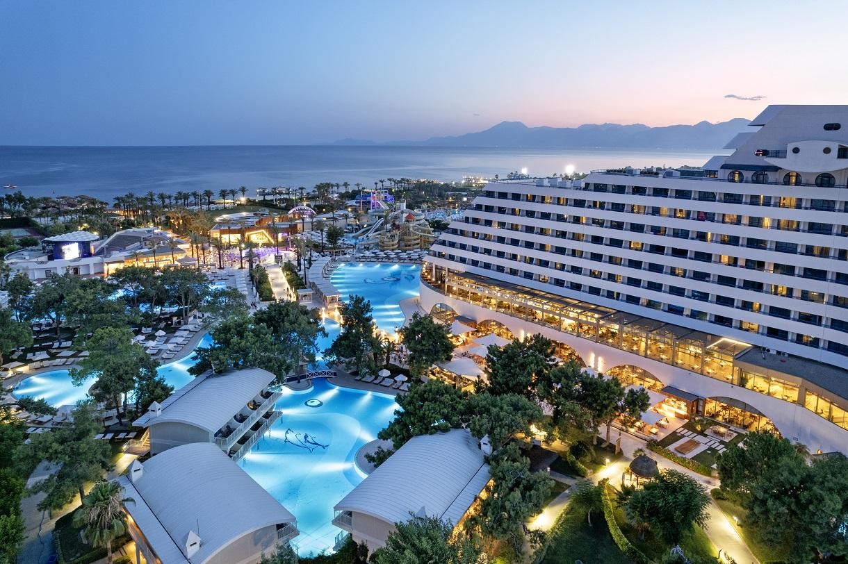 Titanic Deluxe Lara2