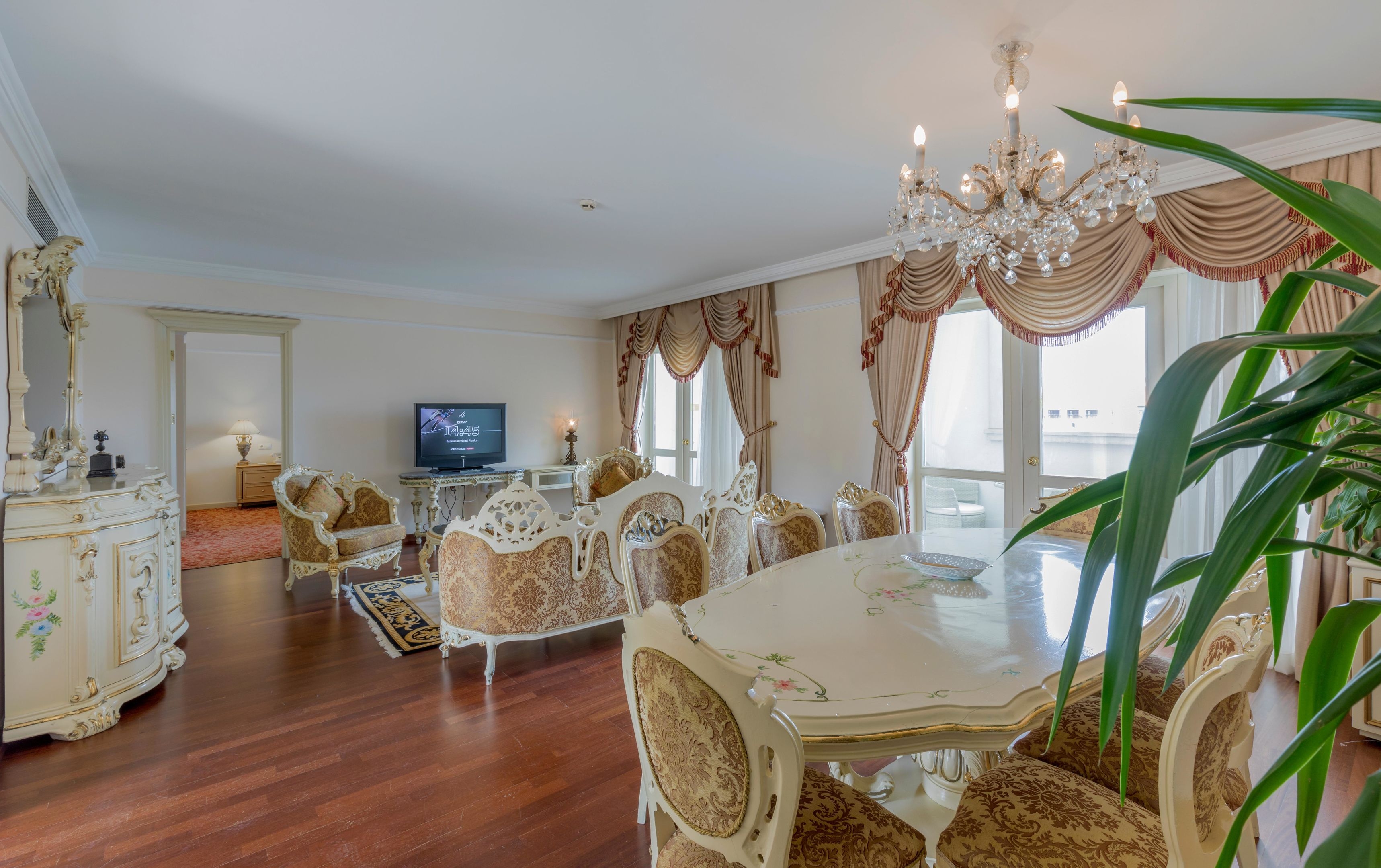 Kremlin Palace Hotel32