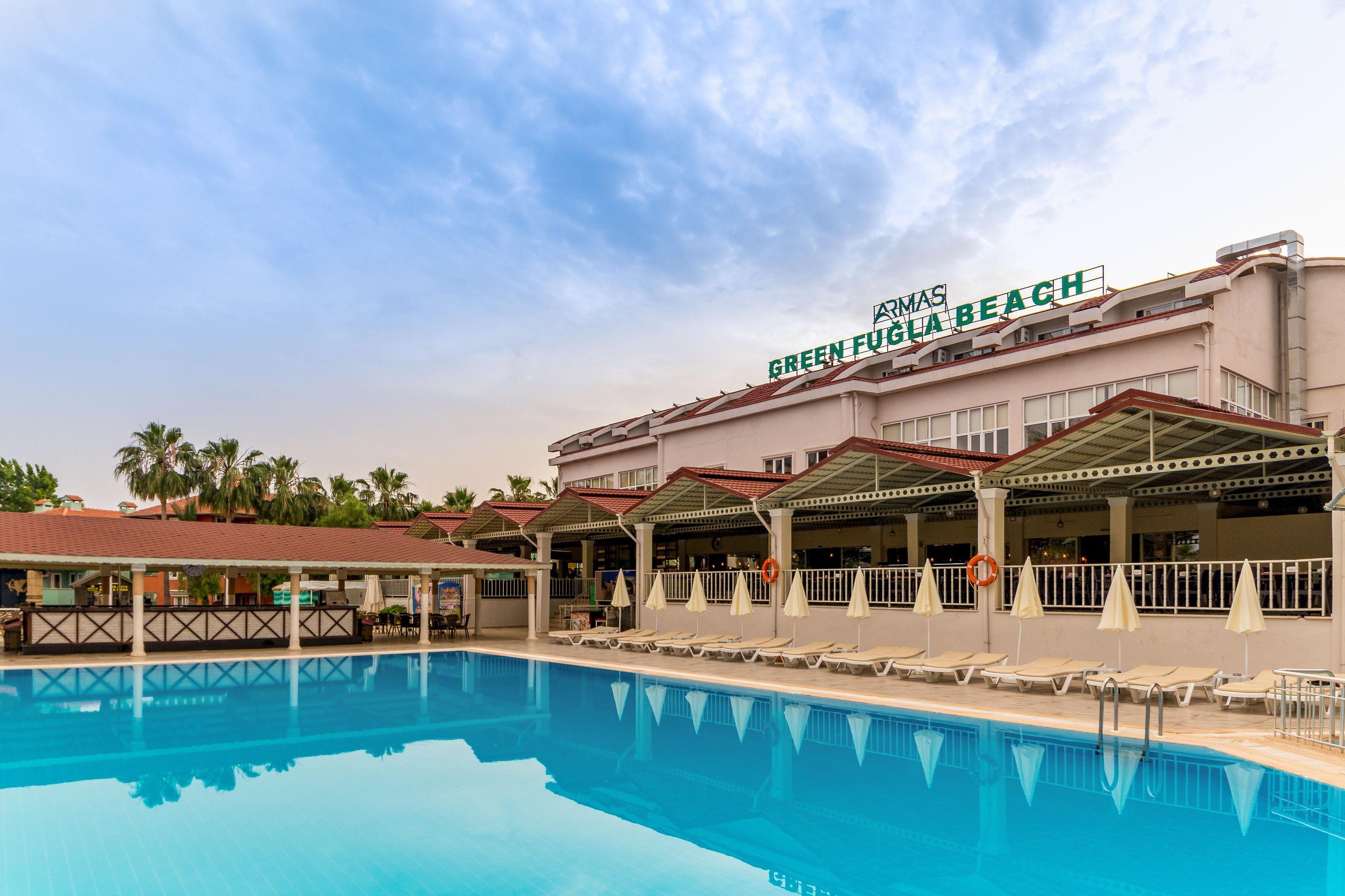 Armas Green Fugla Beach0