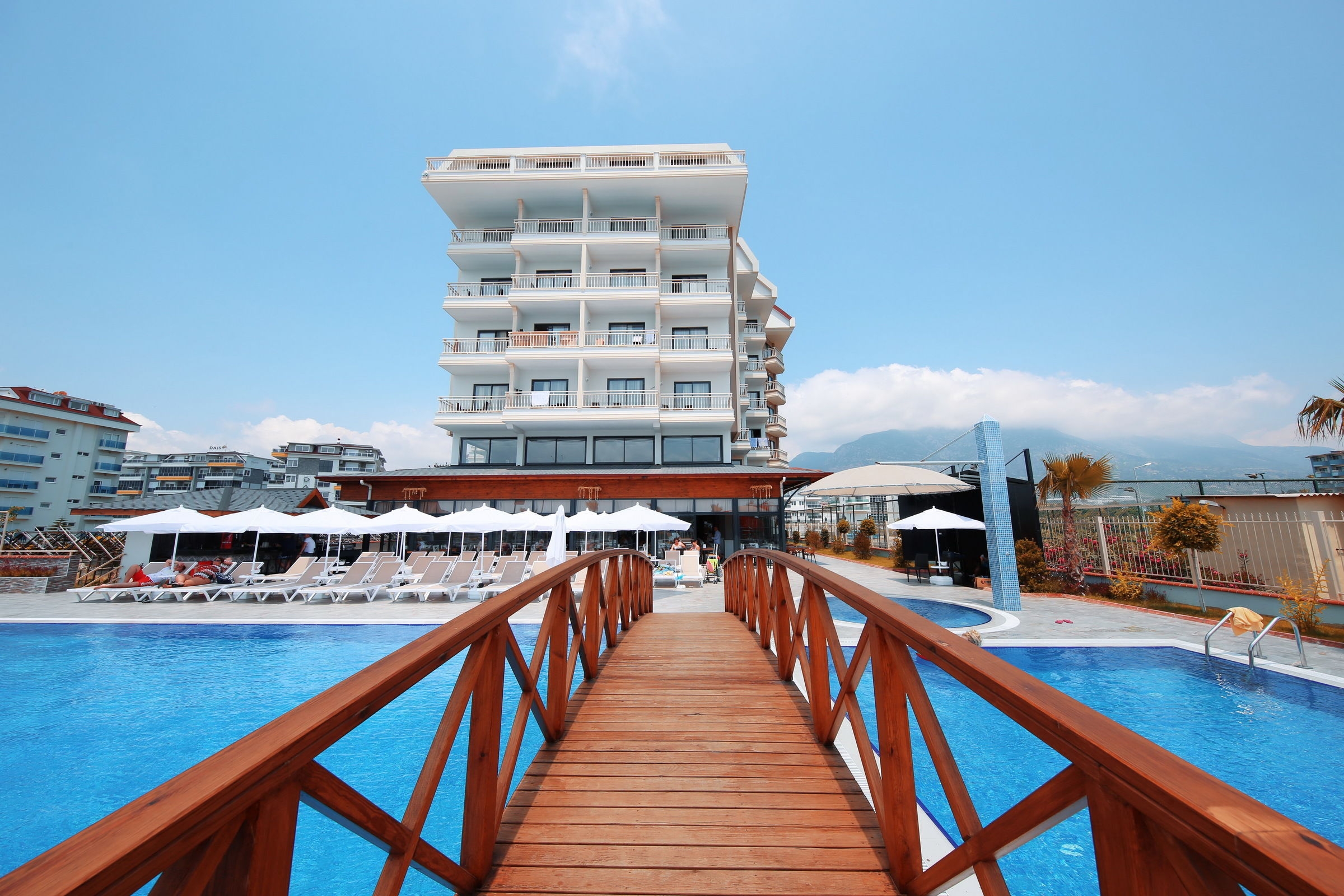 Sey Beach Hotel & Spa0