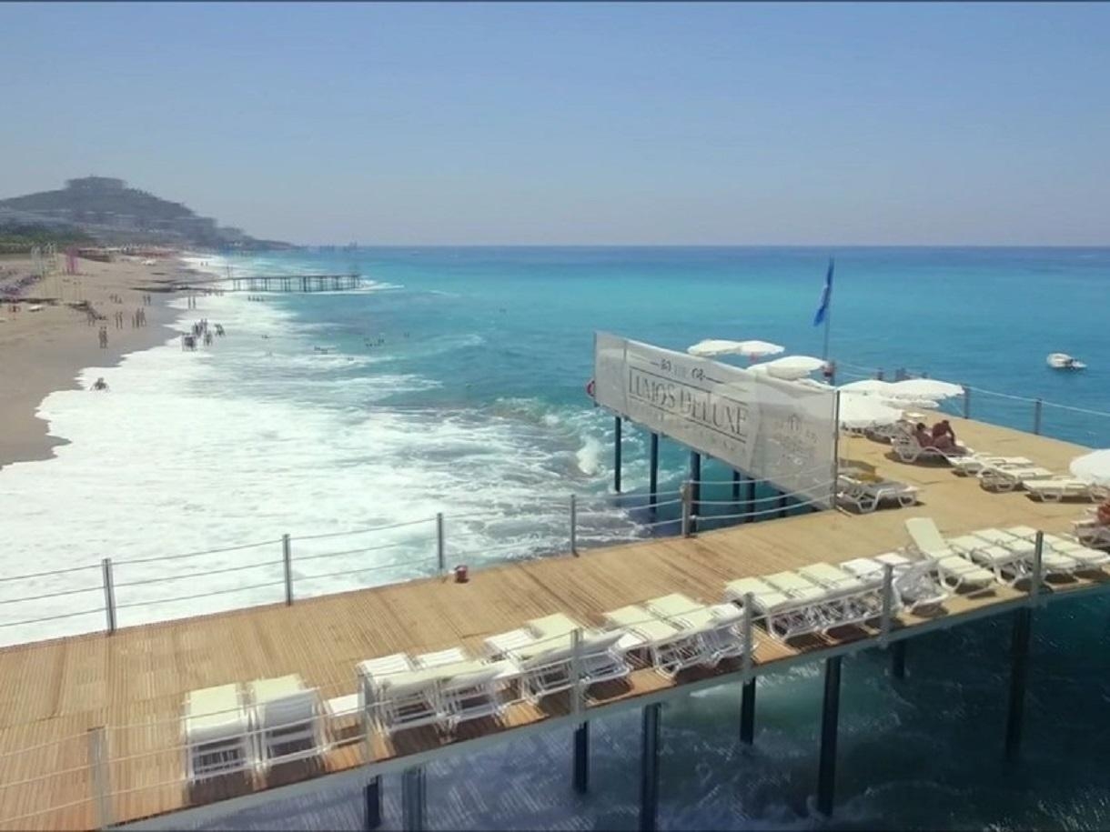 The Lumos Deluxe Resort & Spa23