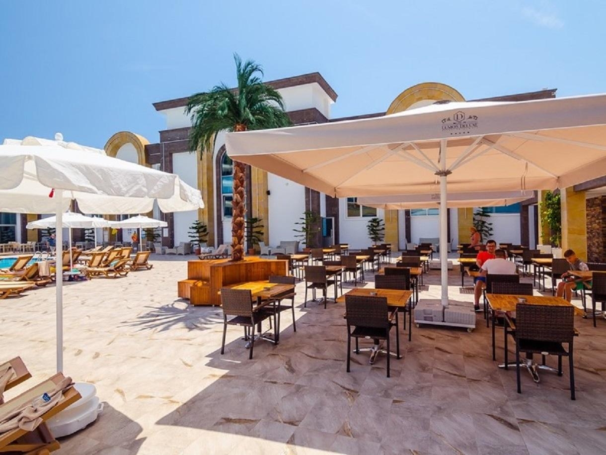 The Lumos Deluxe Resort & Spa14