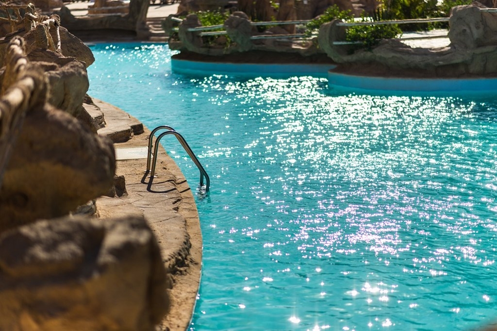 Kairó + Caves Beach Resort14