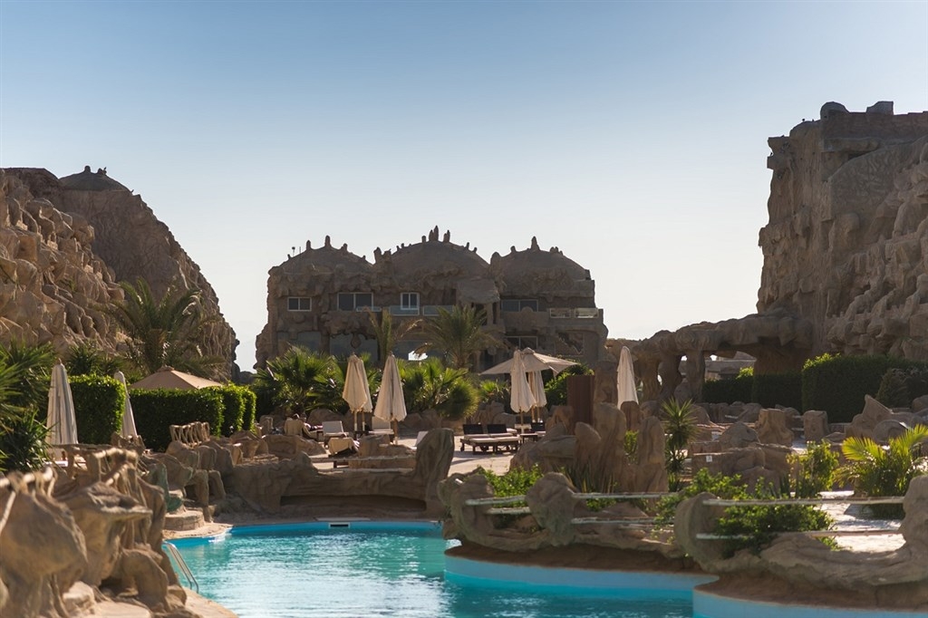 Kairó + Caves Beach Resort15