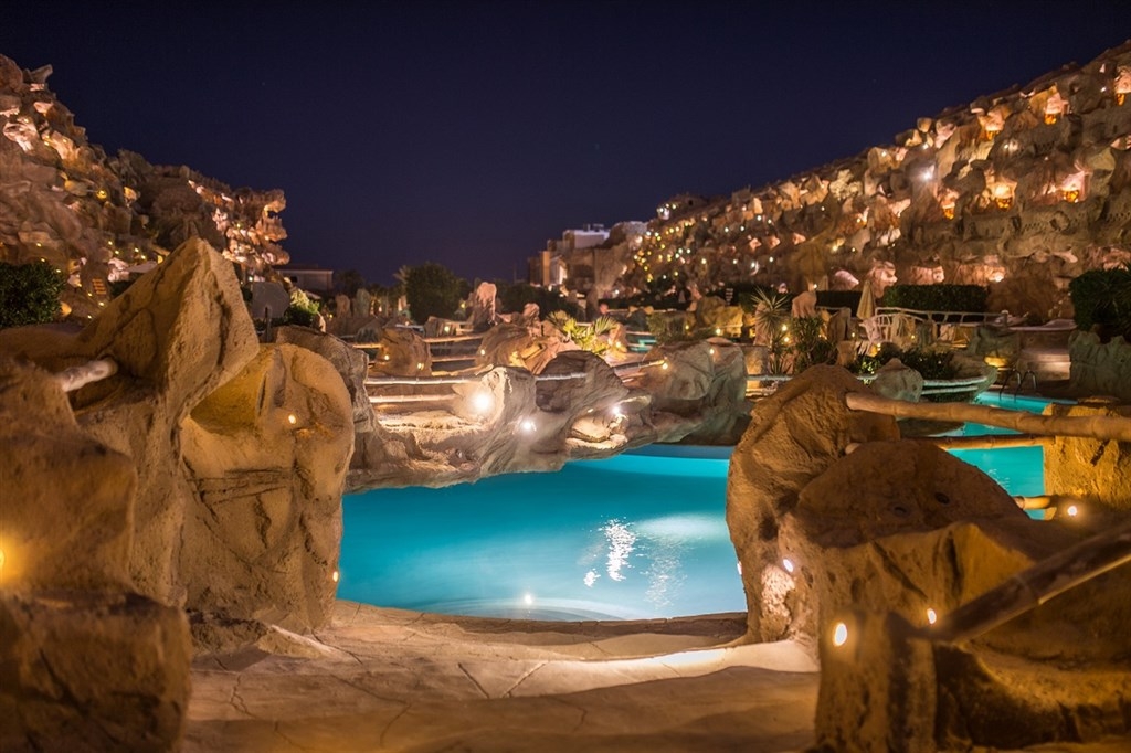 Kairó + Caves Beach Resort23