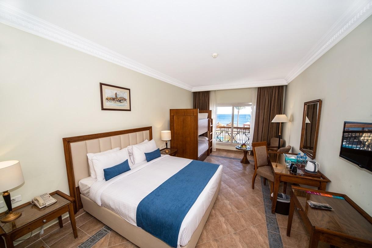 Kairó + Sunrise Remal Beach8