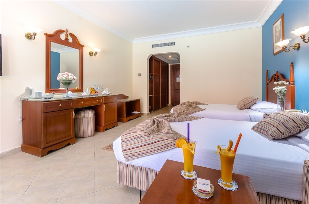 Kairó+Luxor+ Titanic Beach4