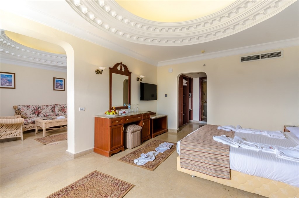 Kairó+Luxor+ Titanic Beach8