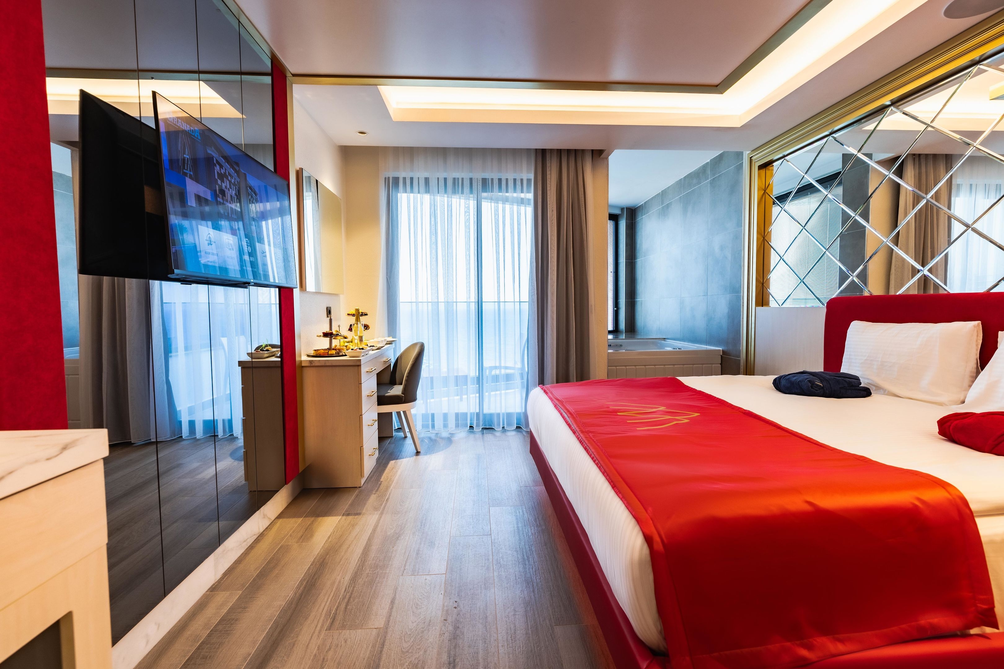 Granada Luxury Red10