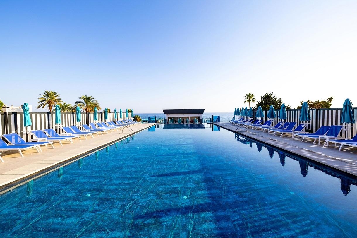 Granada Luxury Red10