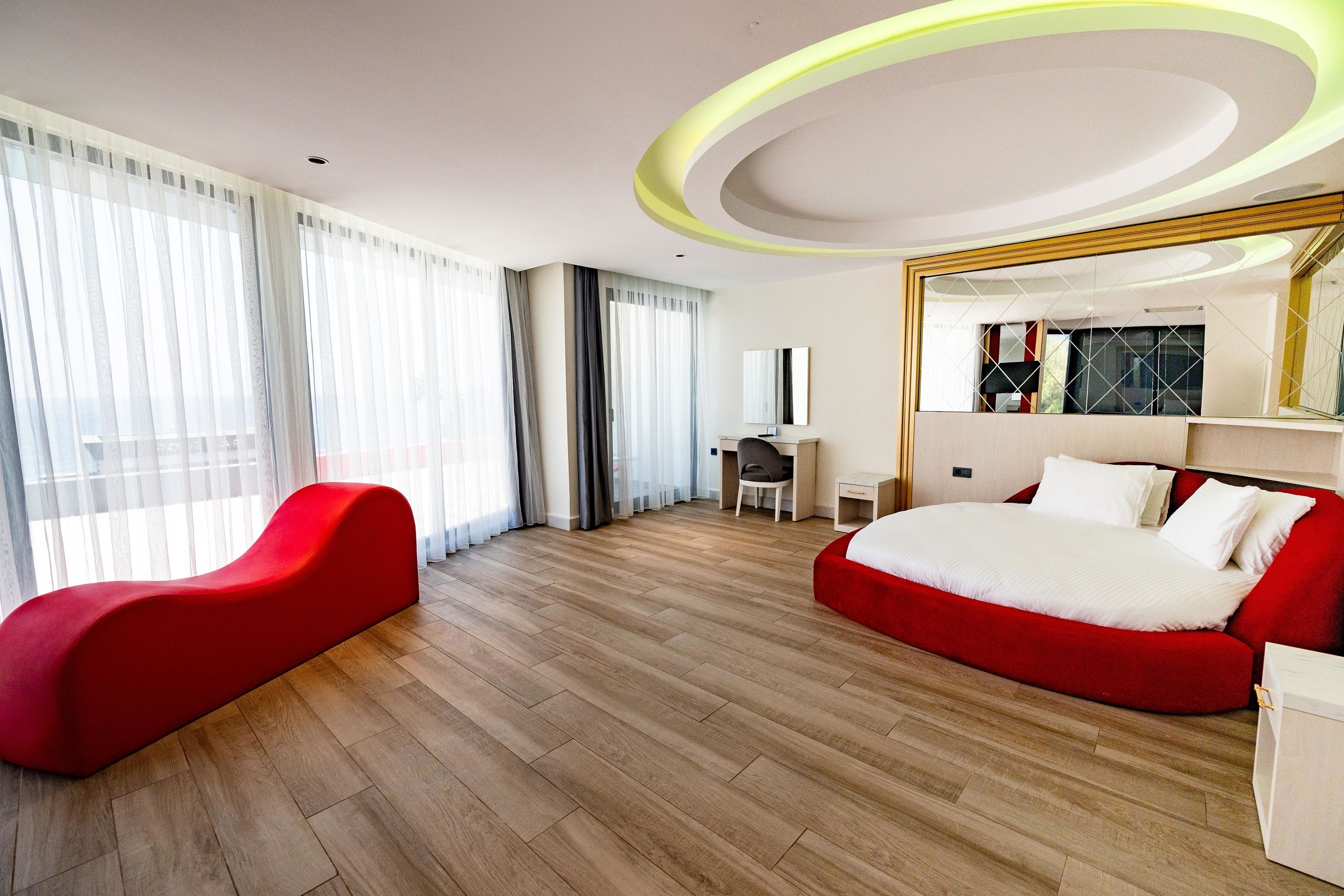Granada Luxury Red49