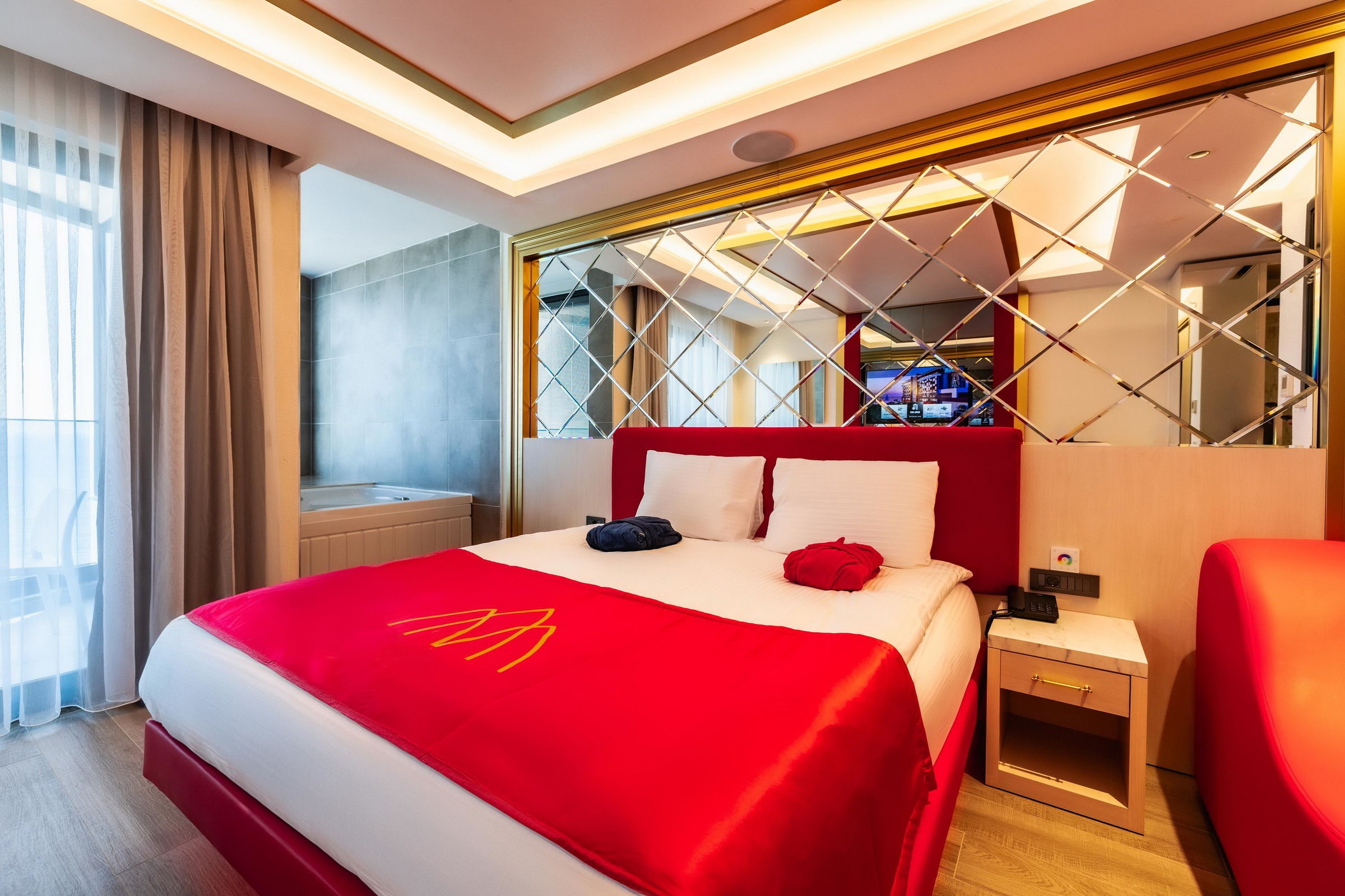 Granada Luxury Red73