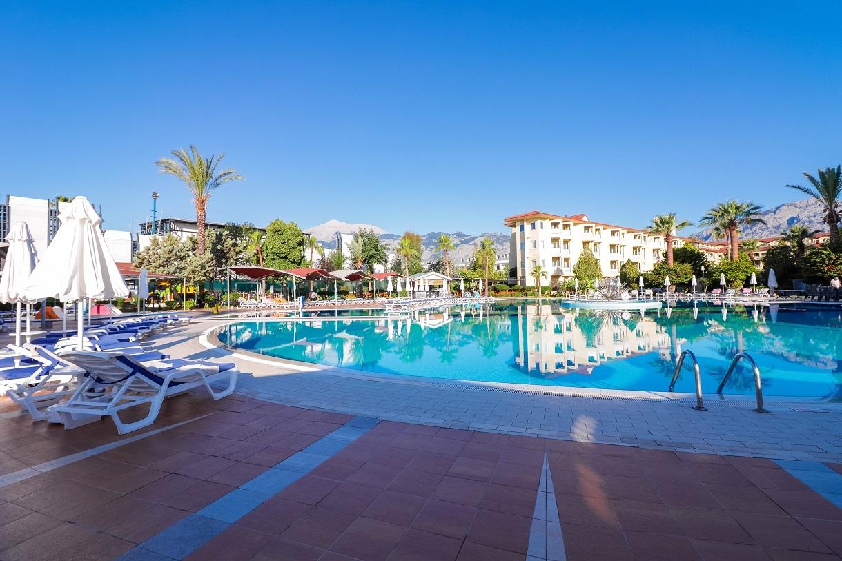 Queens Park Le Jardin Resort11