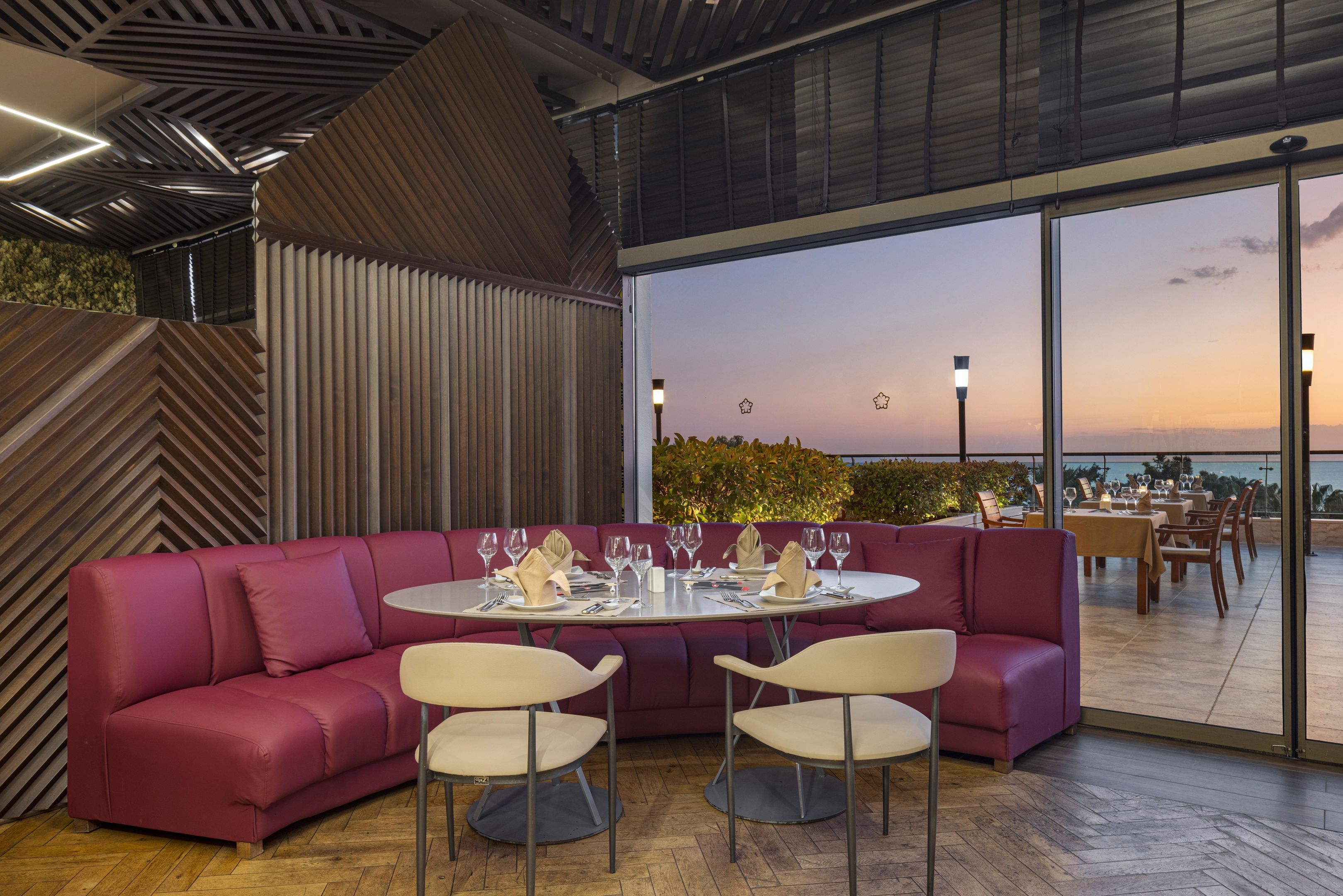 Side Star Elegance56