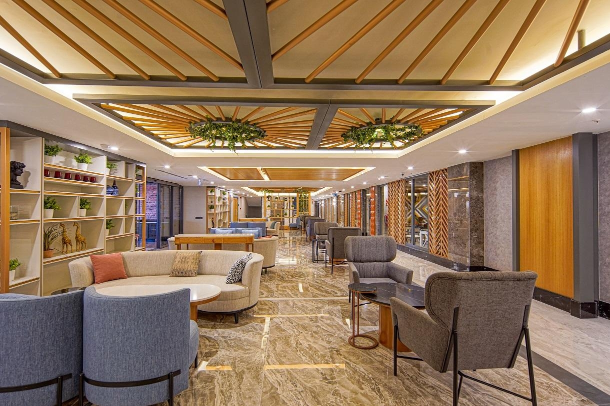 Diamond Deluxe Hotel6