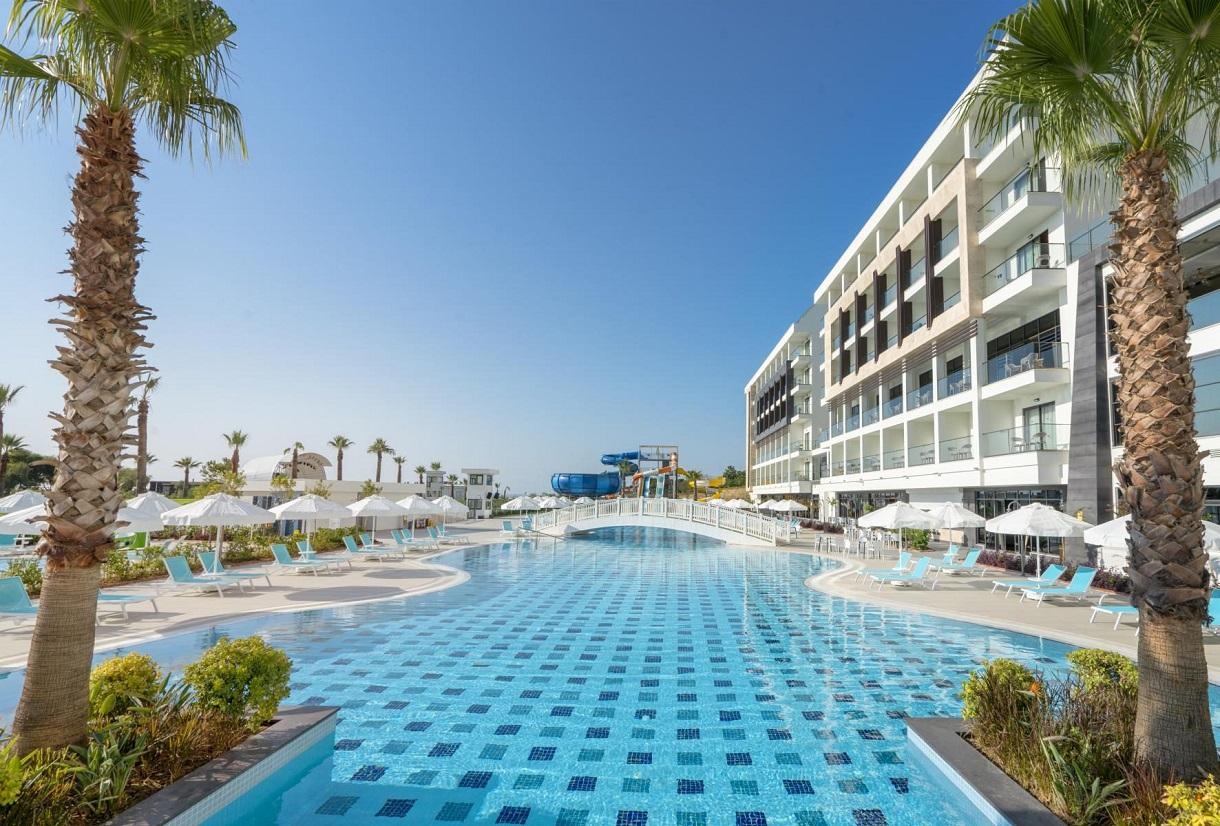 Diamond Deluxe Hotel19