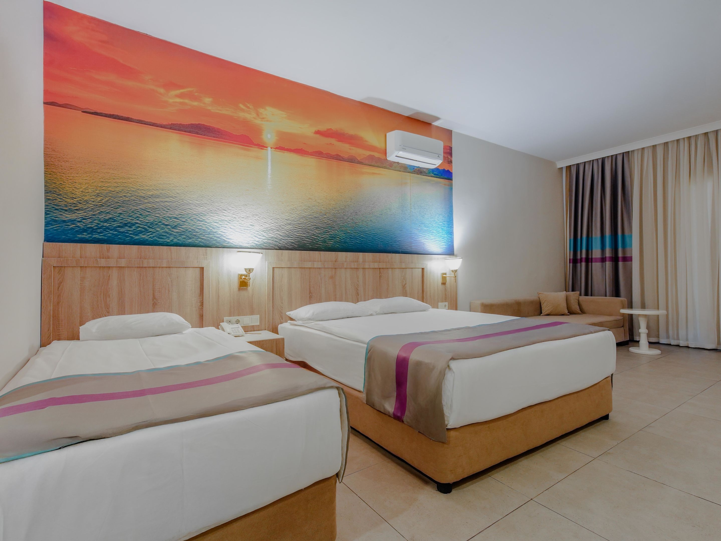 Dream World Aqua28