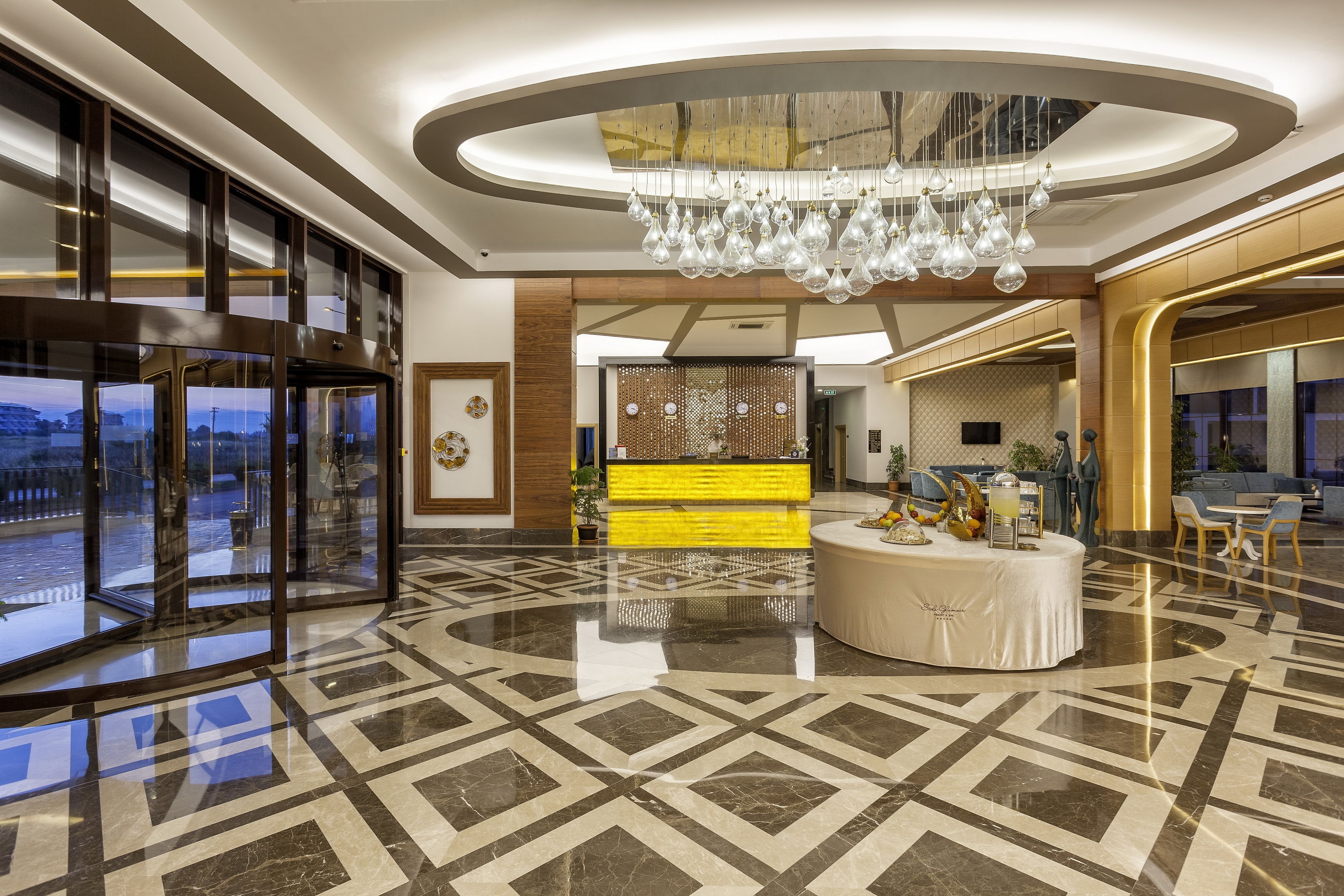 Glamour Resort & Spa17