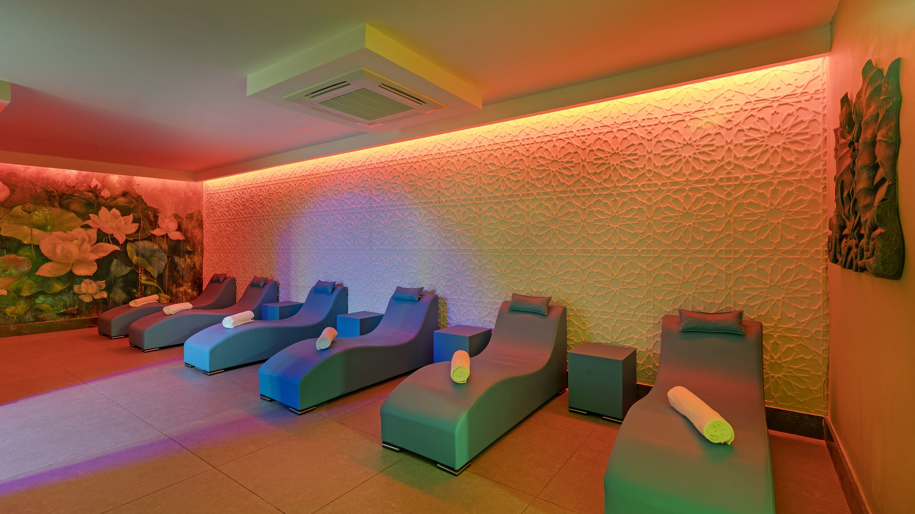 Glamour Resort & Spa25