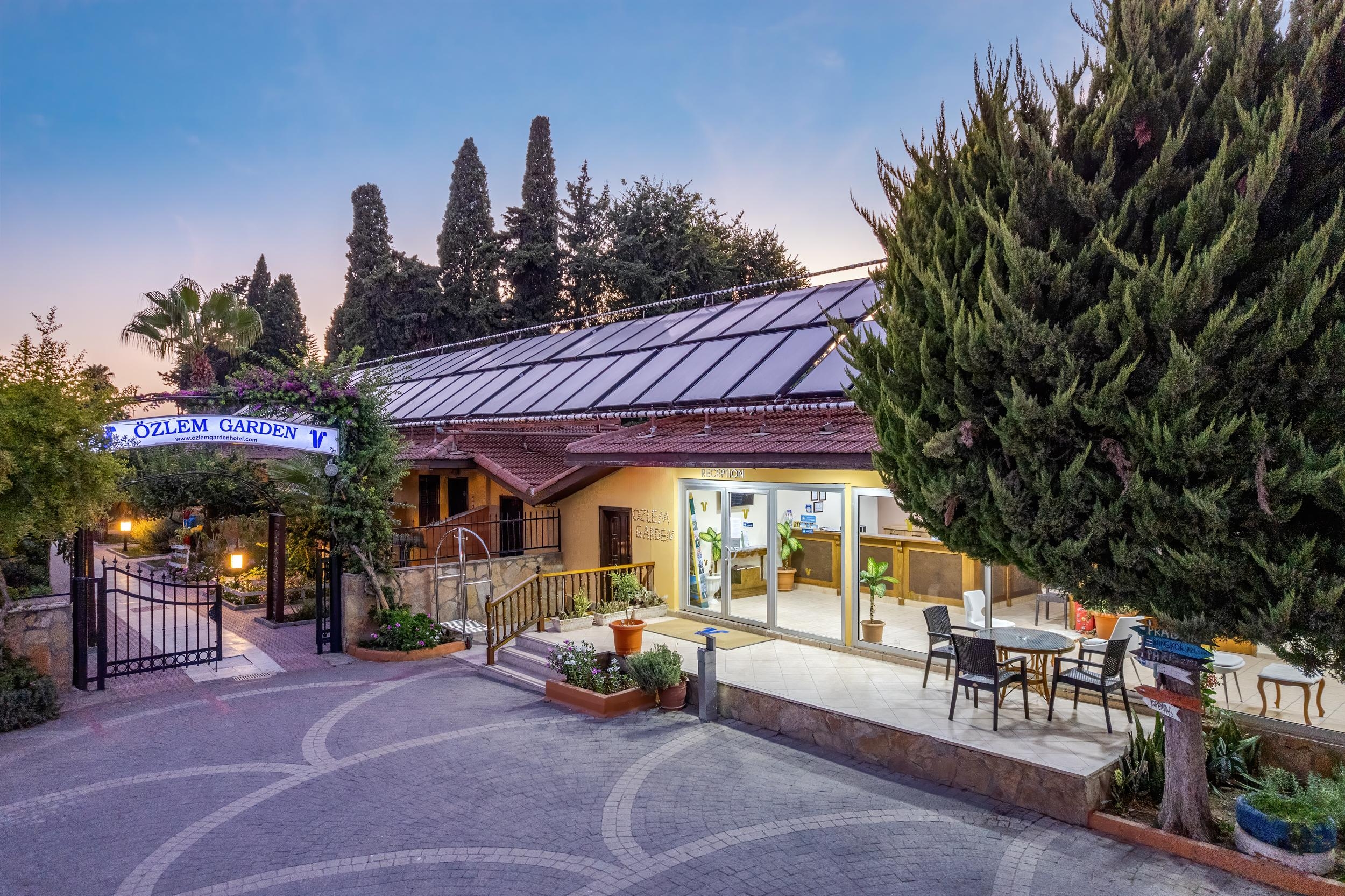 Ozlem Garden22