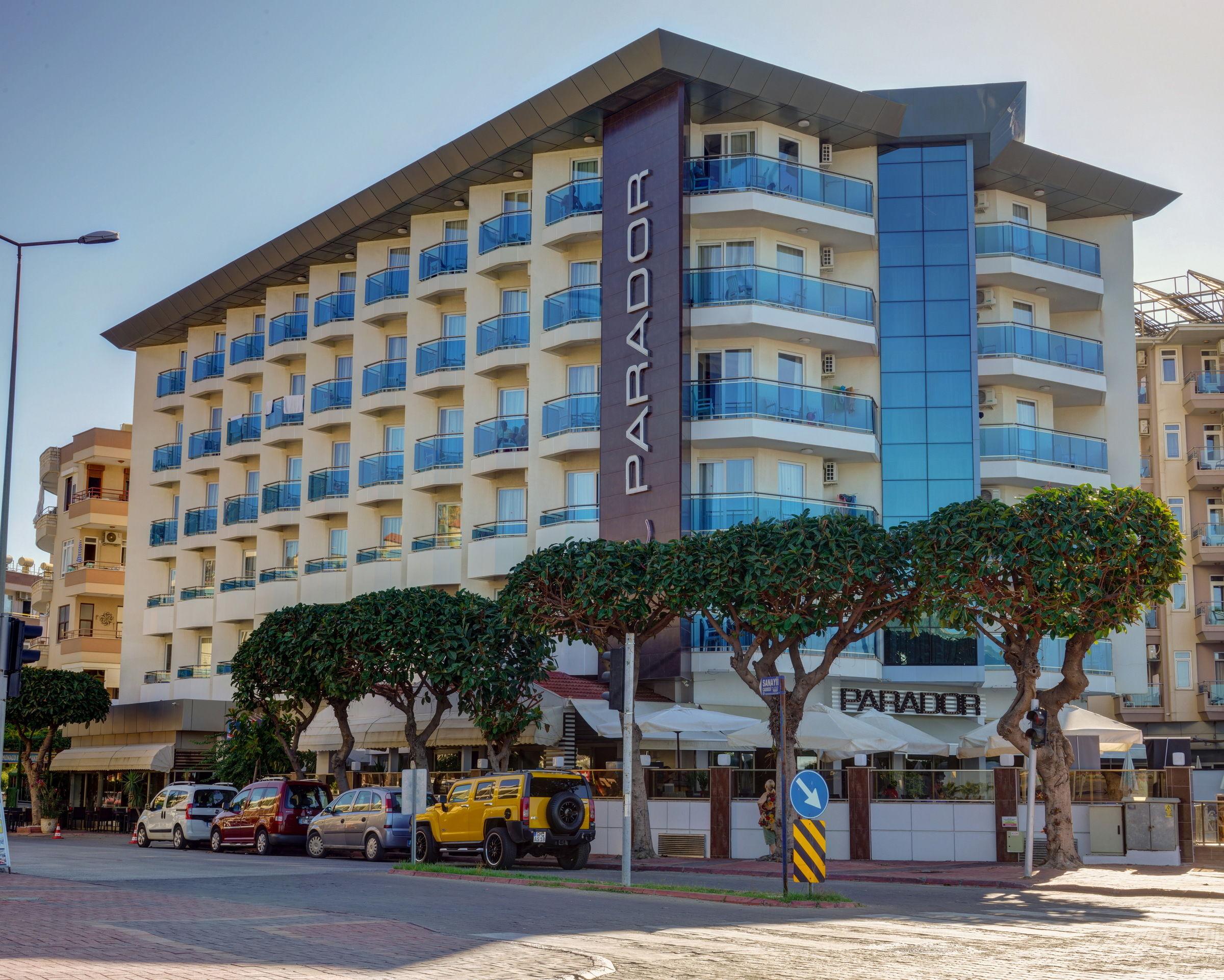 Parador Beach Hotel1