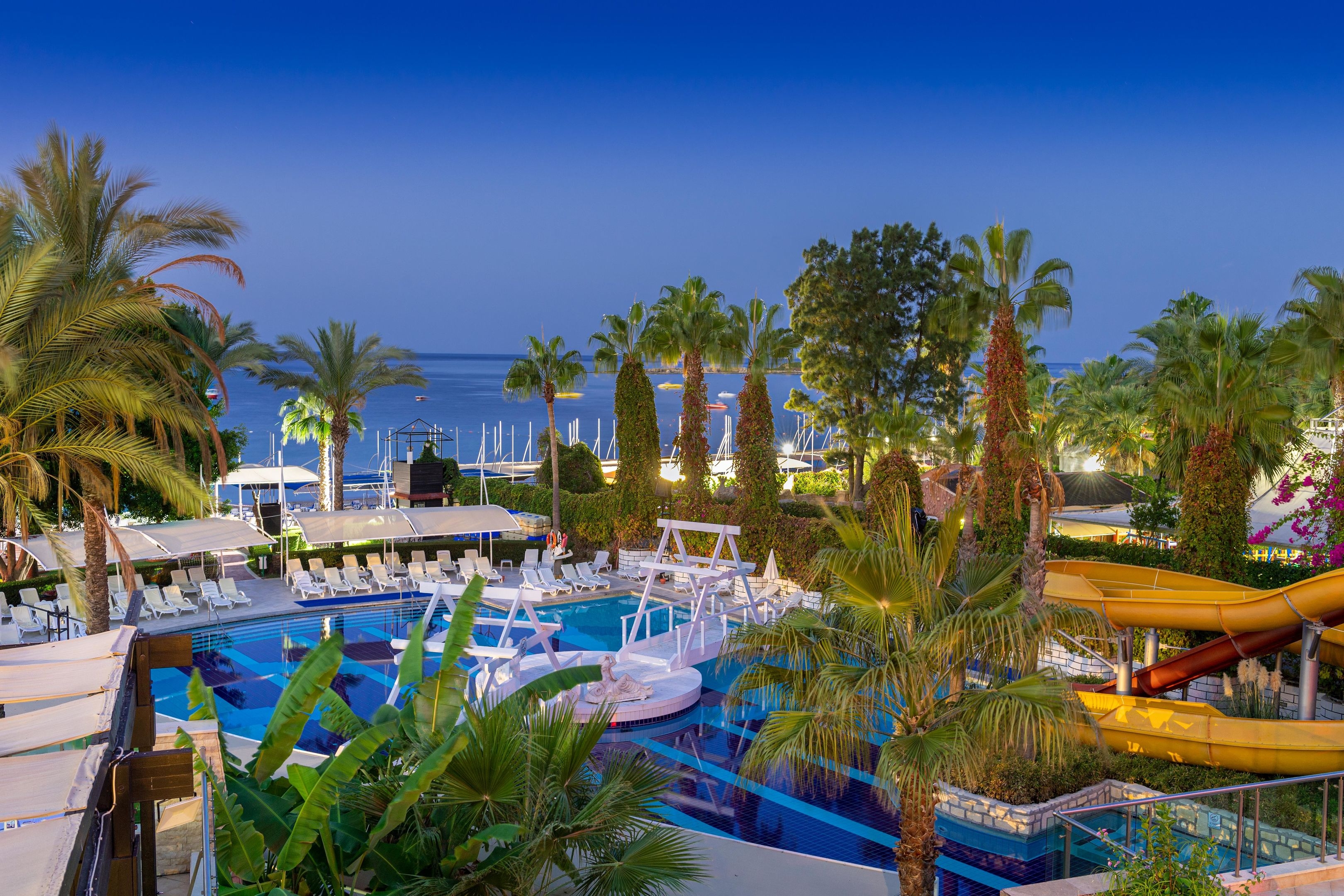 Sealife Buket Resort & Beach0