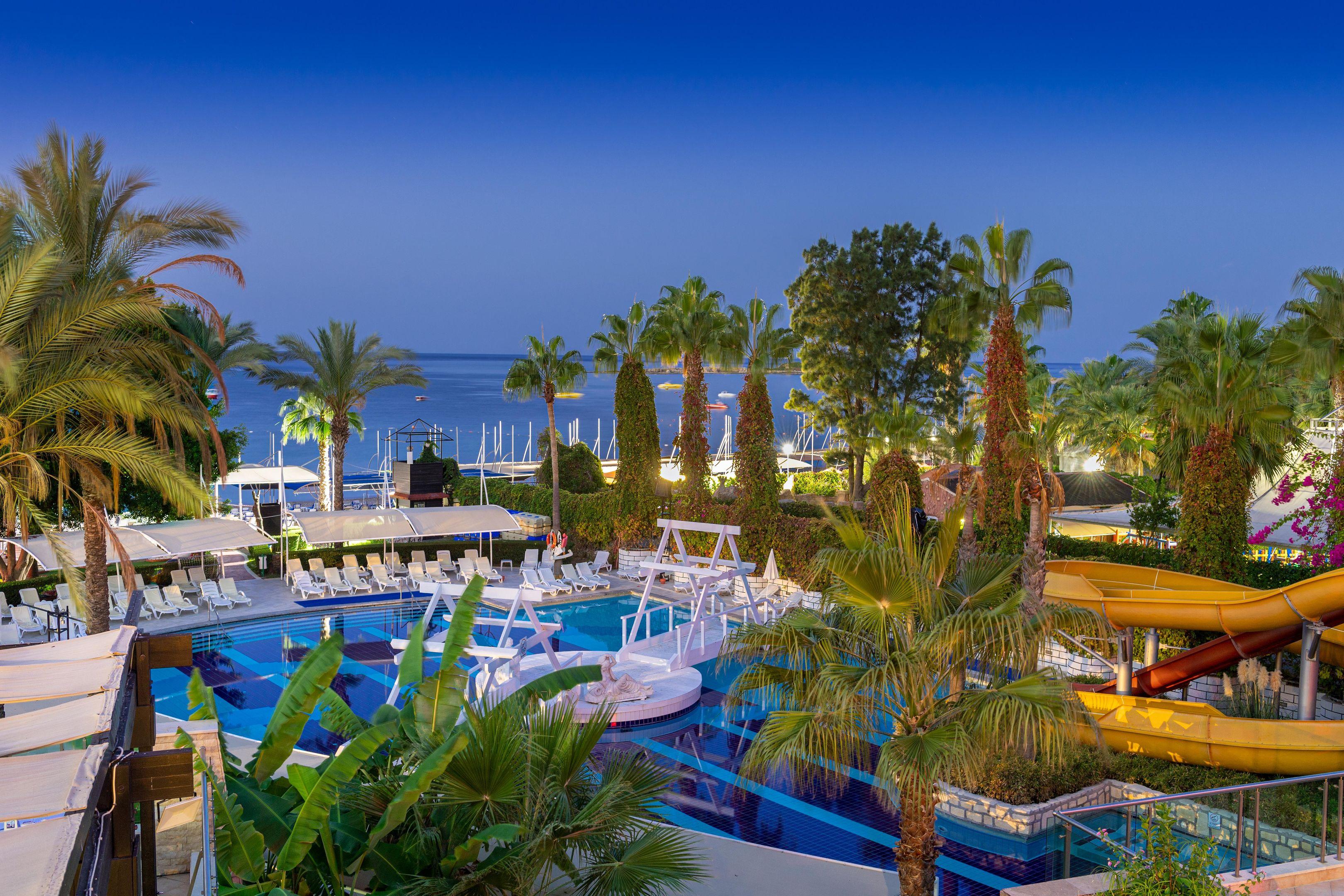 Sealife Buket Resort & Beach0