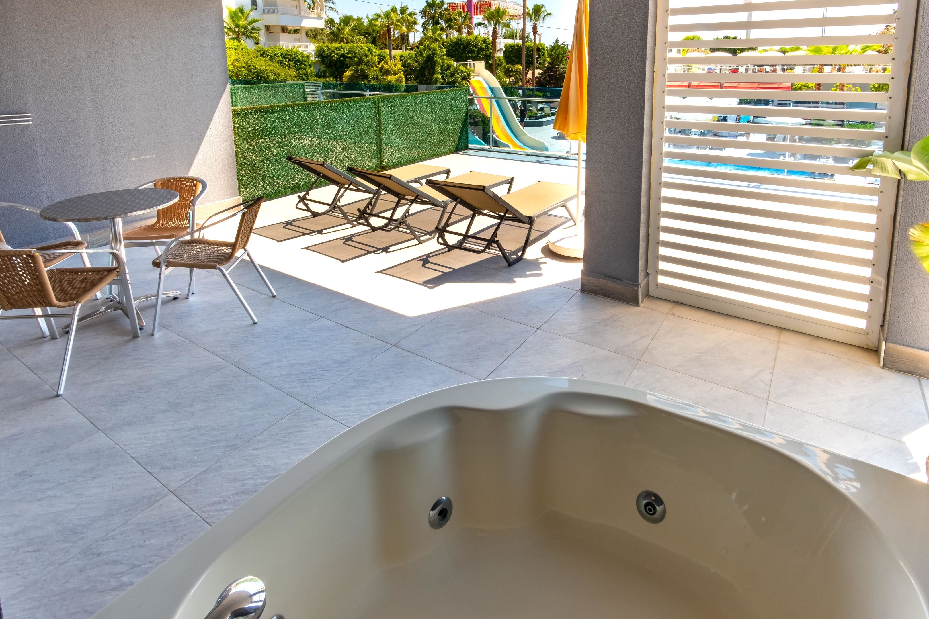 White City Beach Hotel95