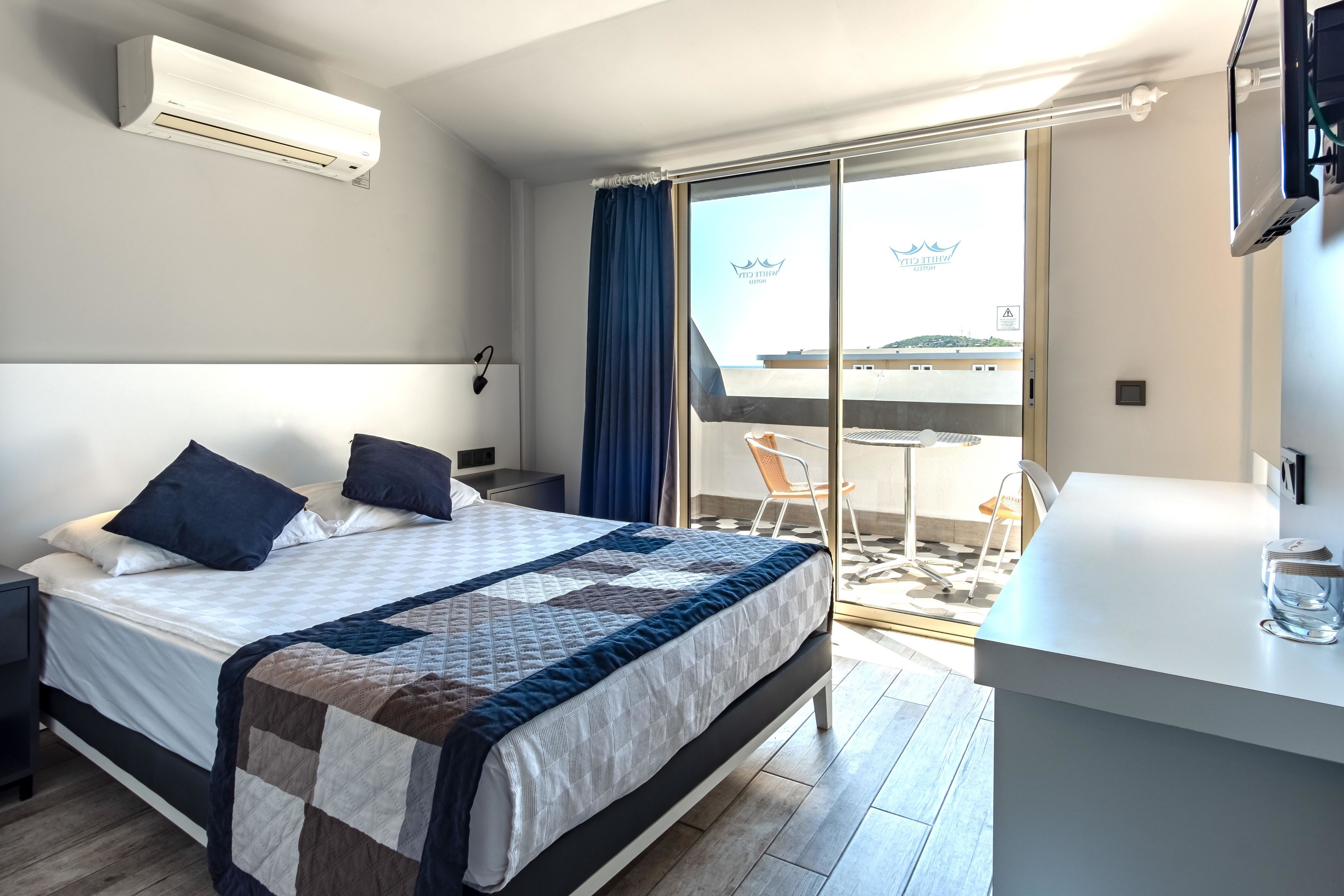White City Beach Hotel101